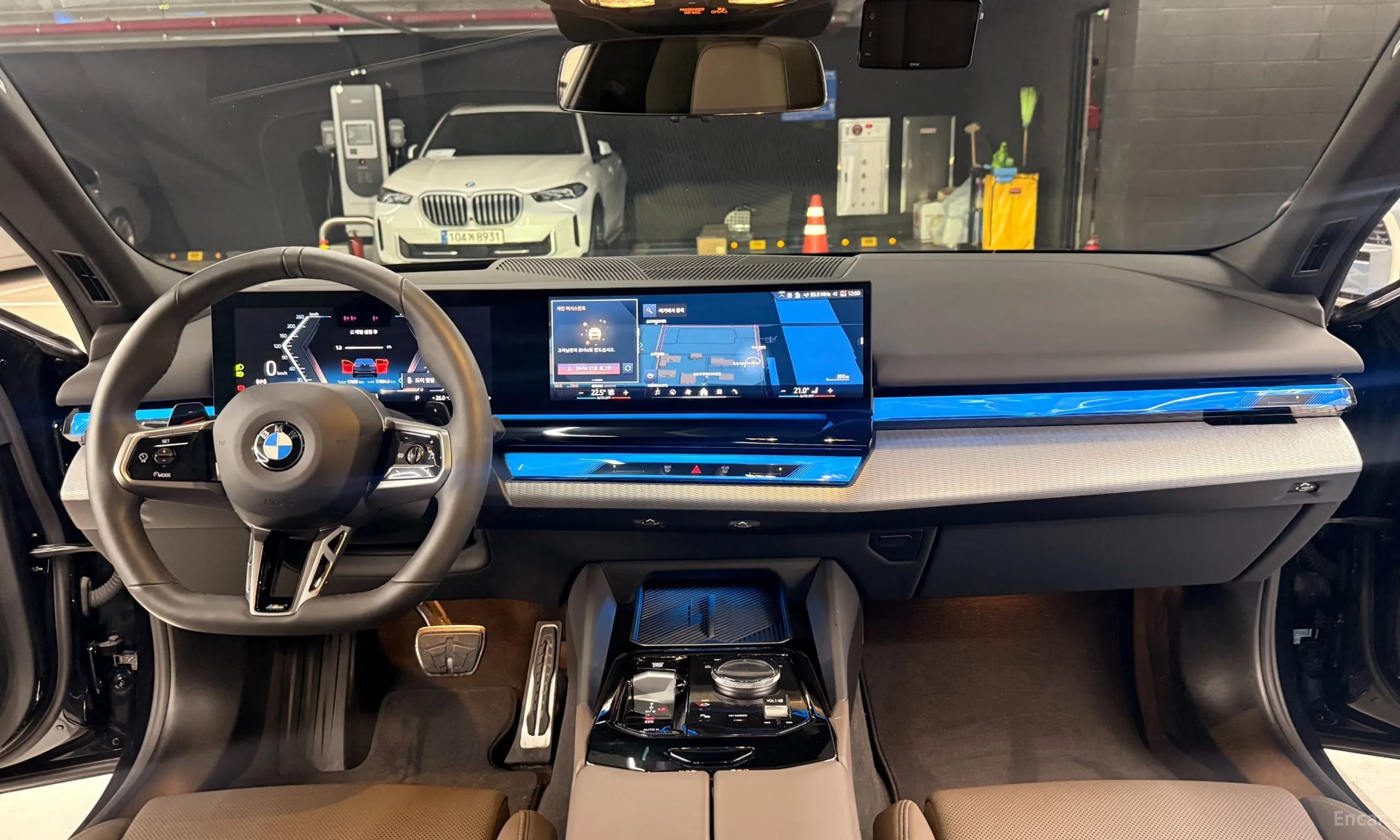 BMW 5 Series (G60) превью 7