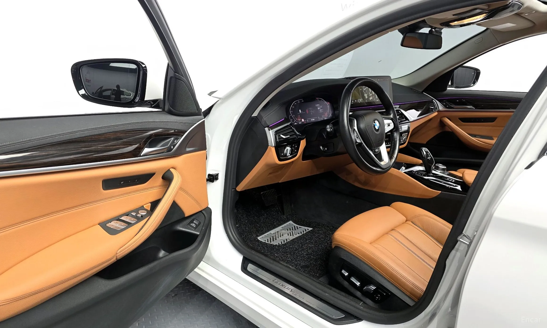 BMW 5 Series (G30) превью 10
