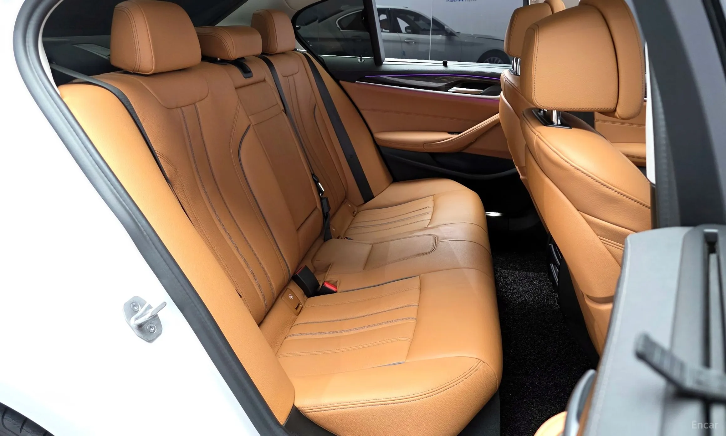 BMW 5 Series (G30) превью 11