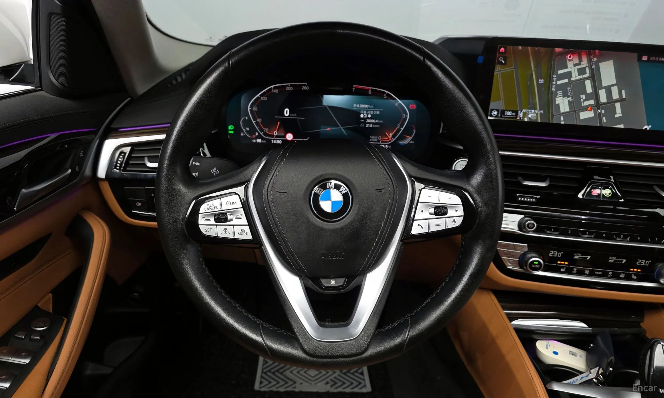 BMW 5 Series (G30) превью 12