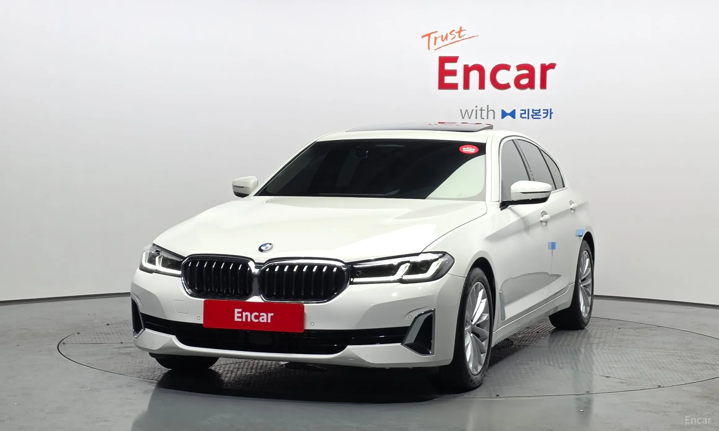 BMW 5 Series (G30) превью 3