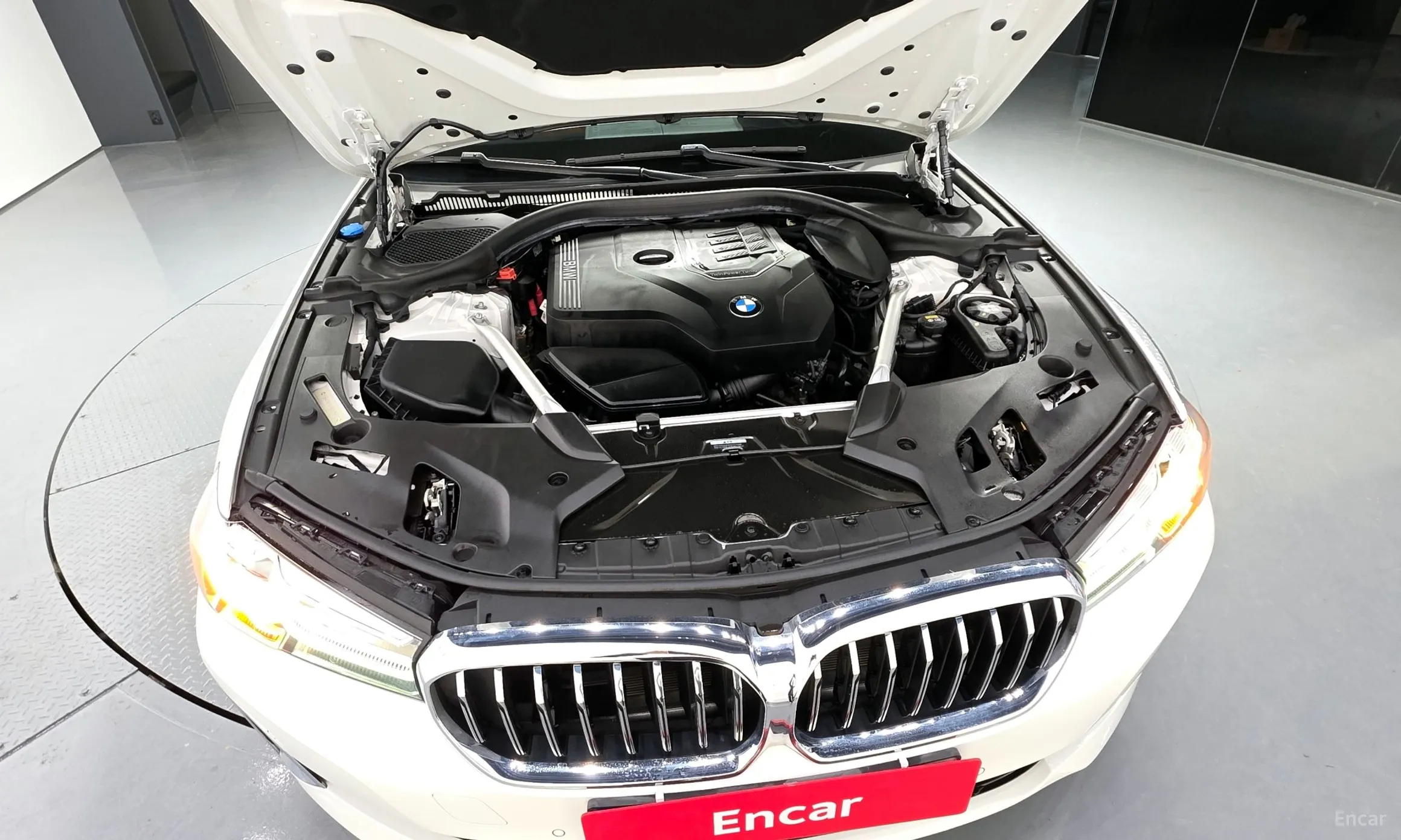 BMW 5 Series (G30) превью 6