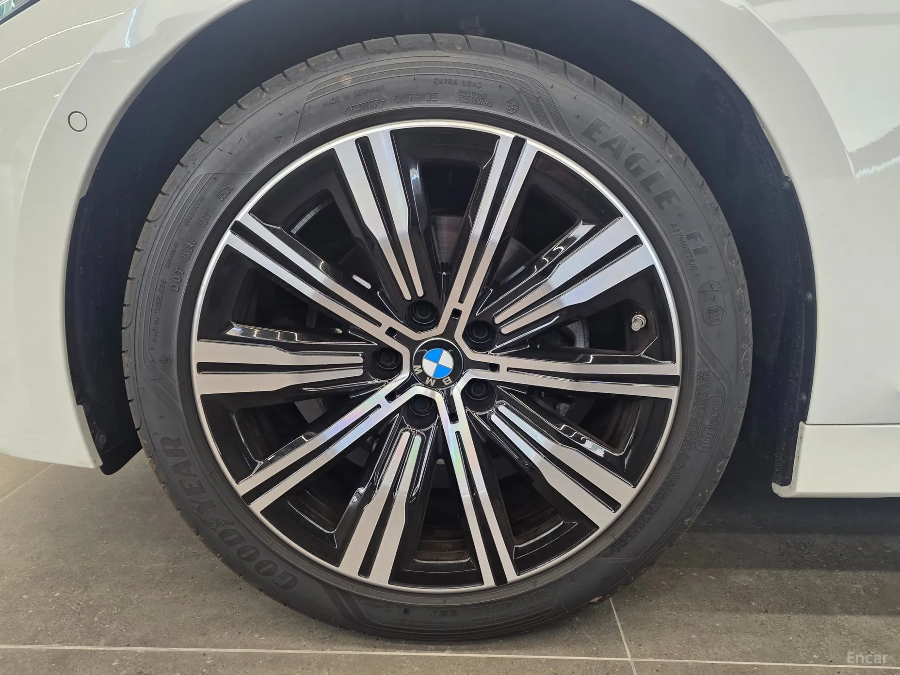 BMW 3 Series (G20) превью 5