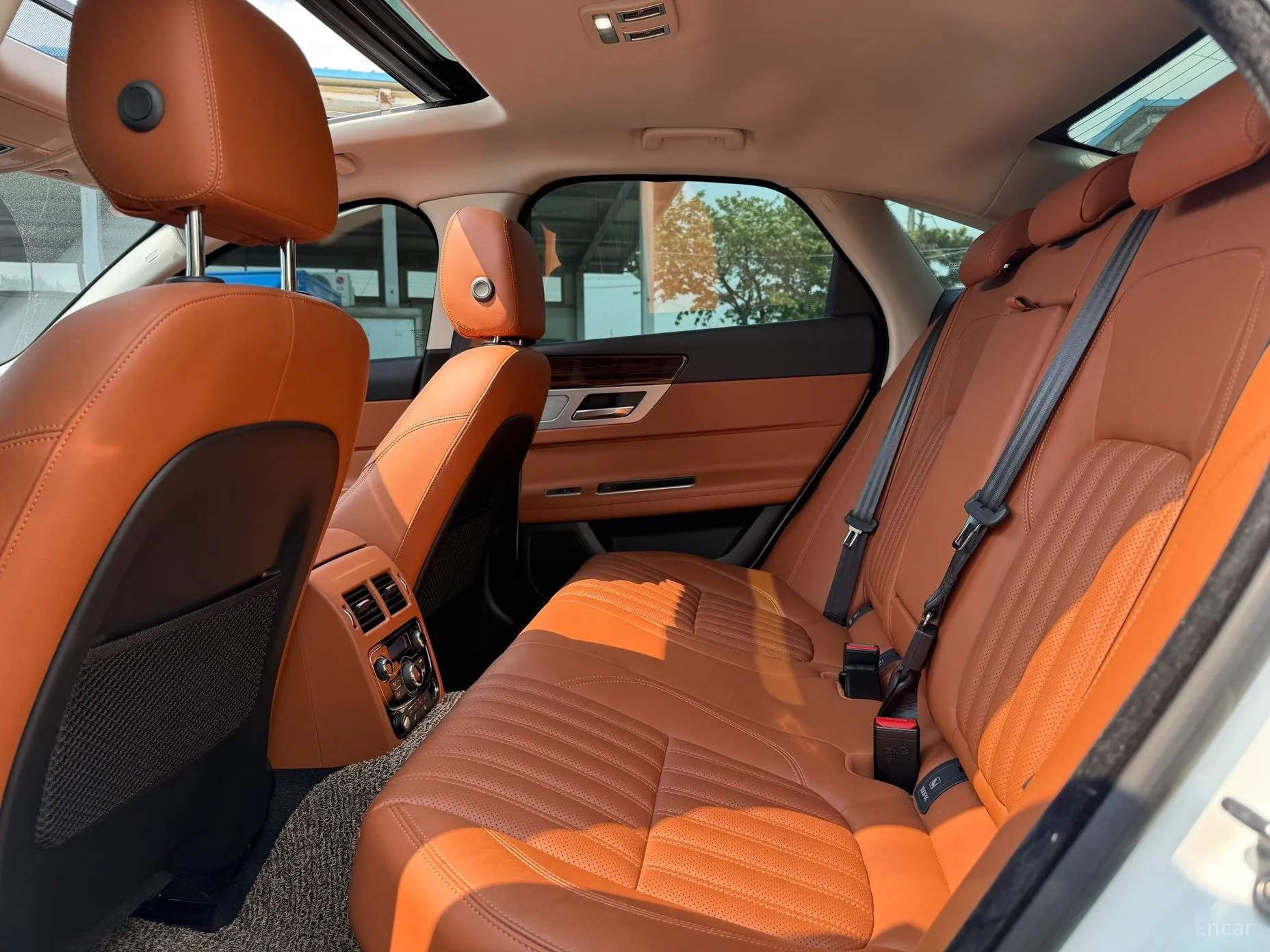 Jaguar XF (x260) превью 6