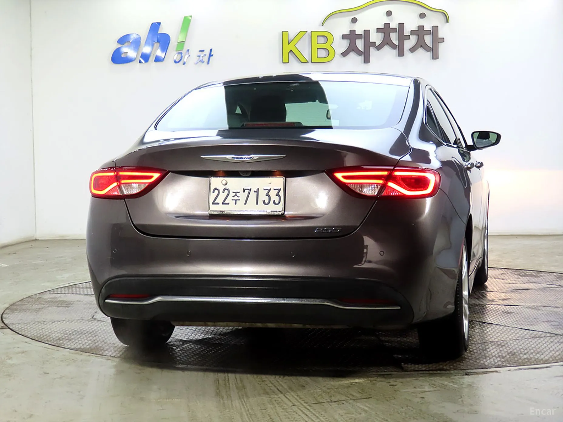 Chrysler 200 Second generation превью 3
