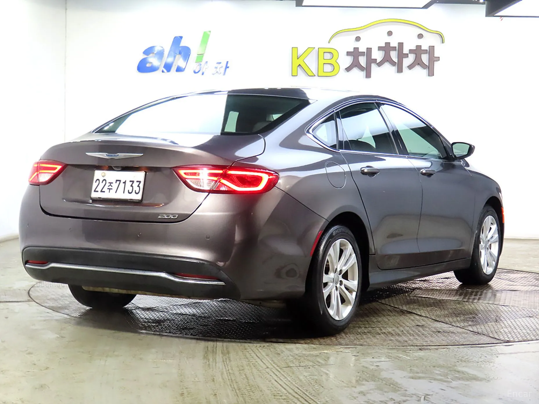 Chrysler 200 Second generation превью 4