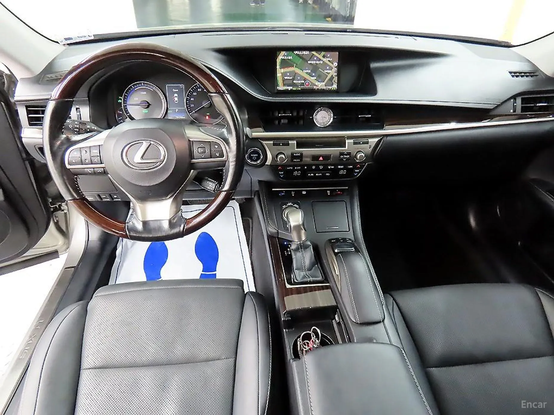 Lexus New ES300h превью 9