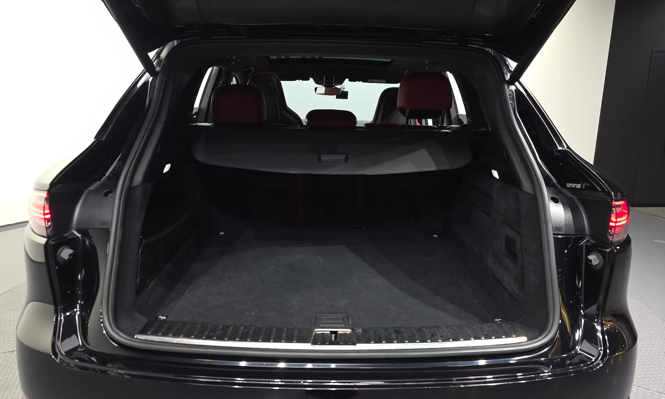 Porsche Cayenne (PO536) превью 20
