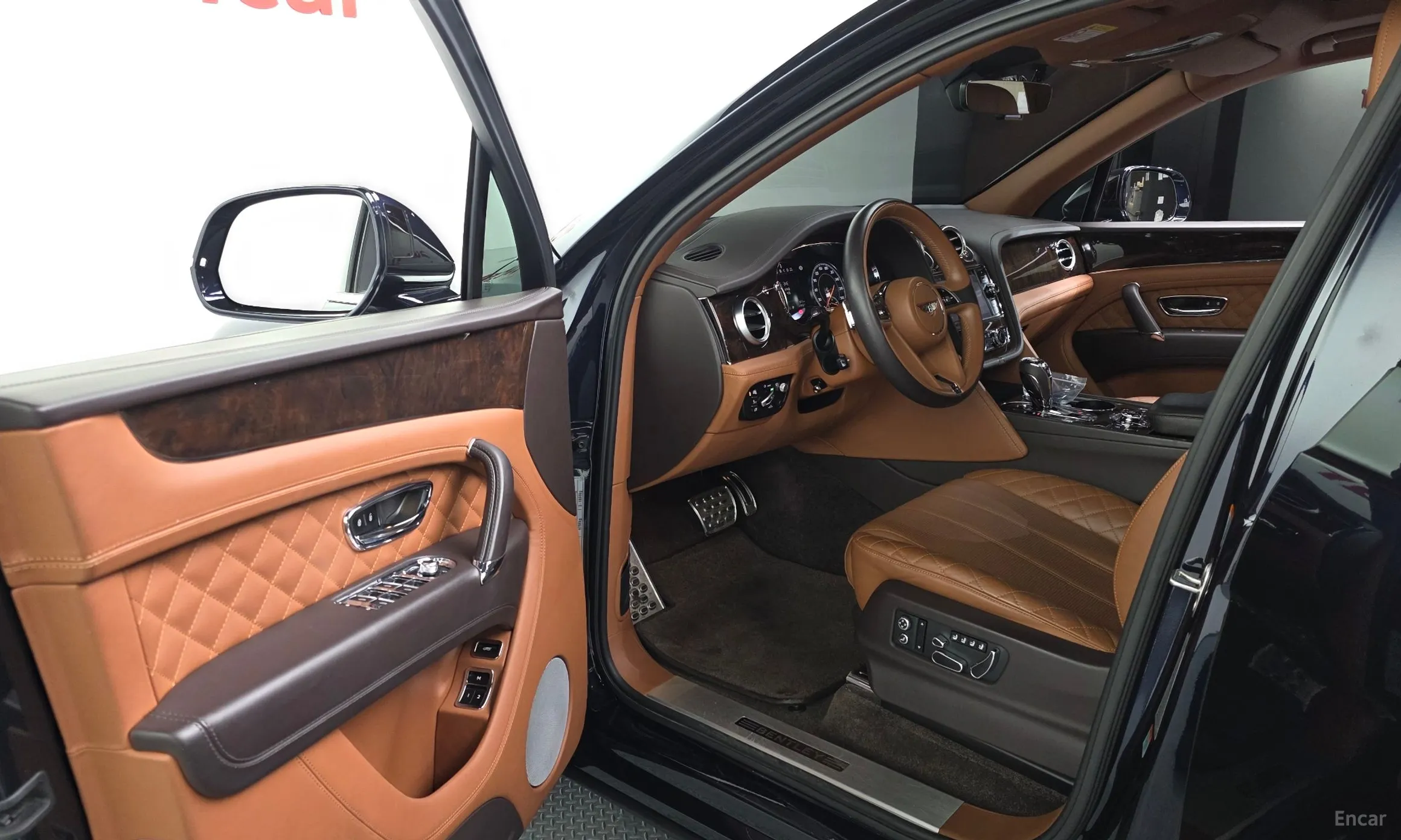 Bentley Bentayga превью 10