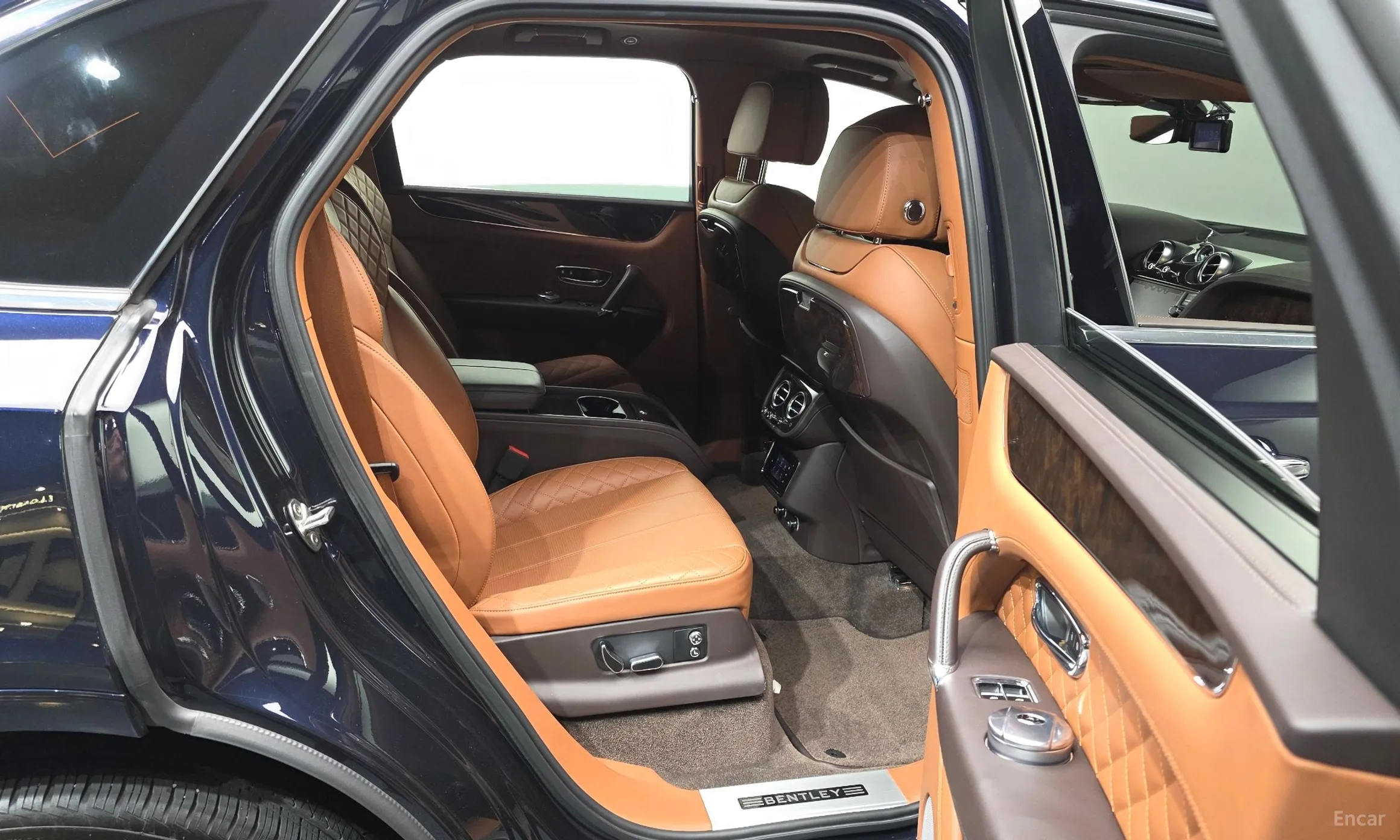 Bentley Bentayga превью 12