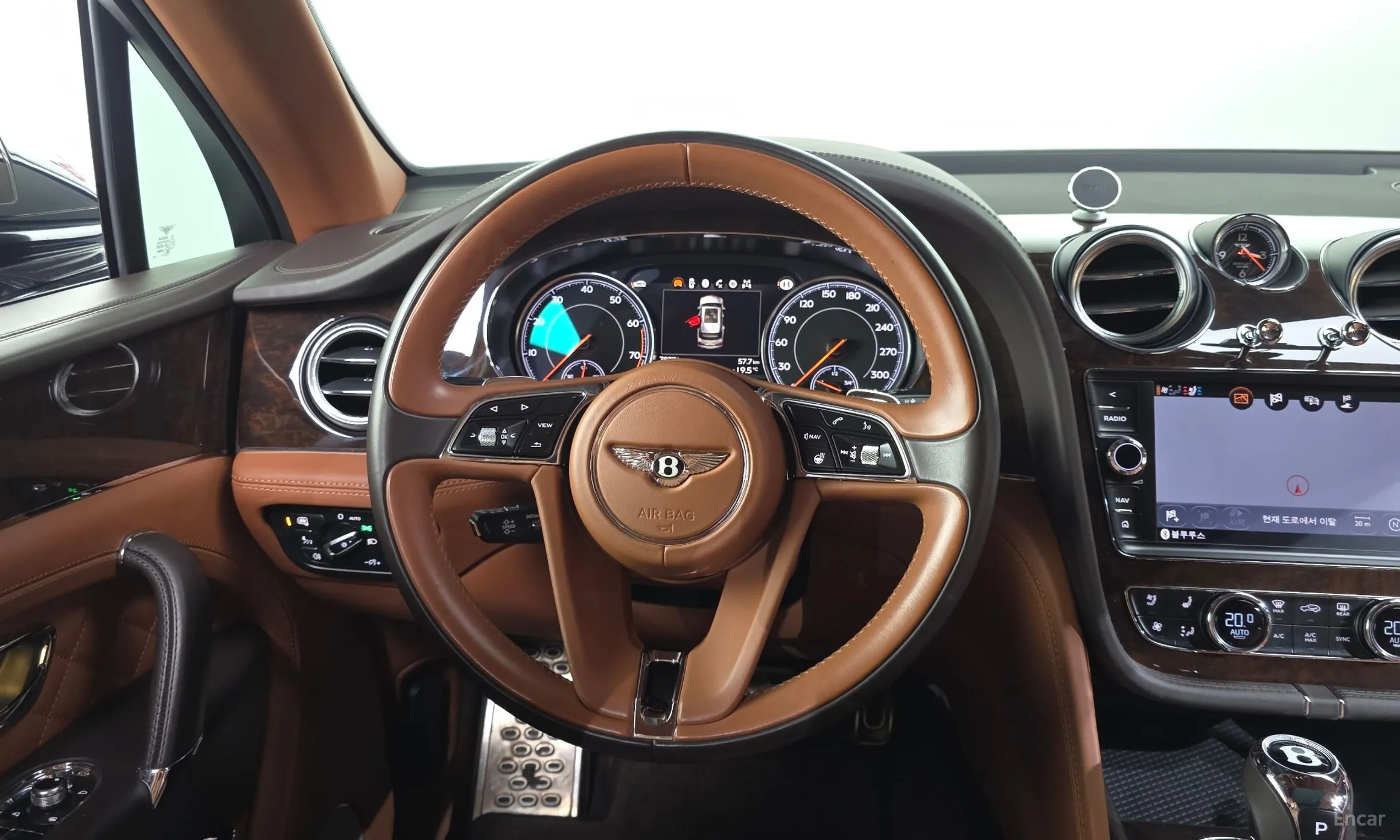 Bentley Bentayga превью 13