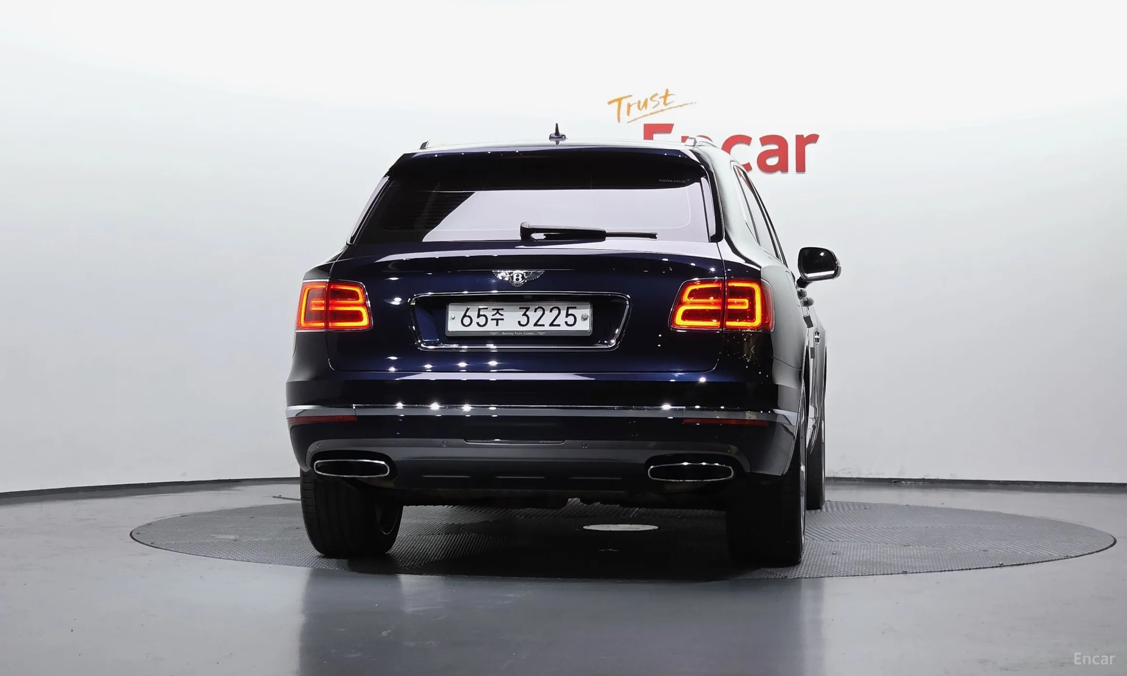 Bentley Bentayga превью 4