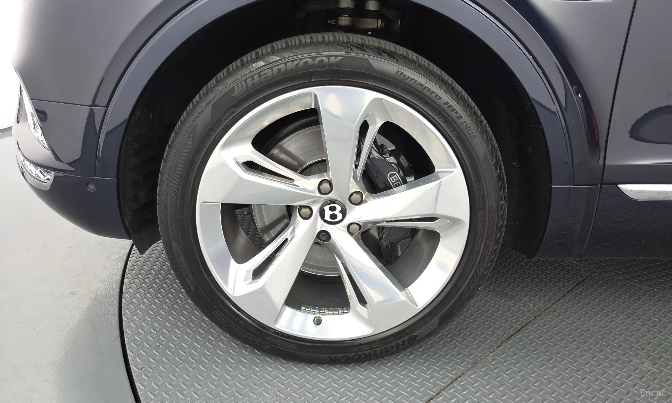 Bentley Bentayga превью 5