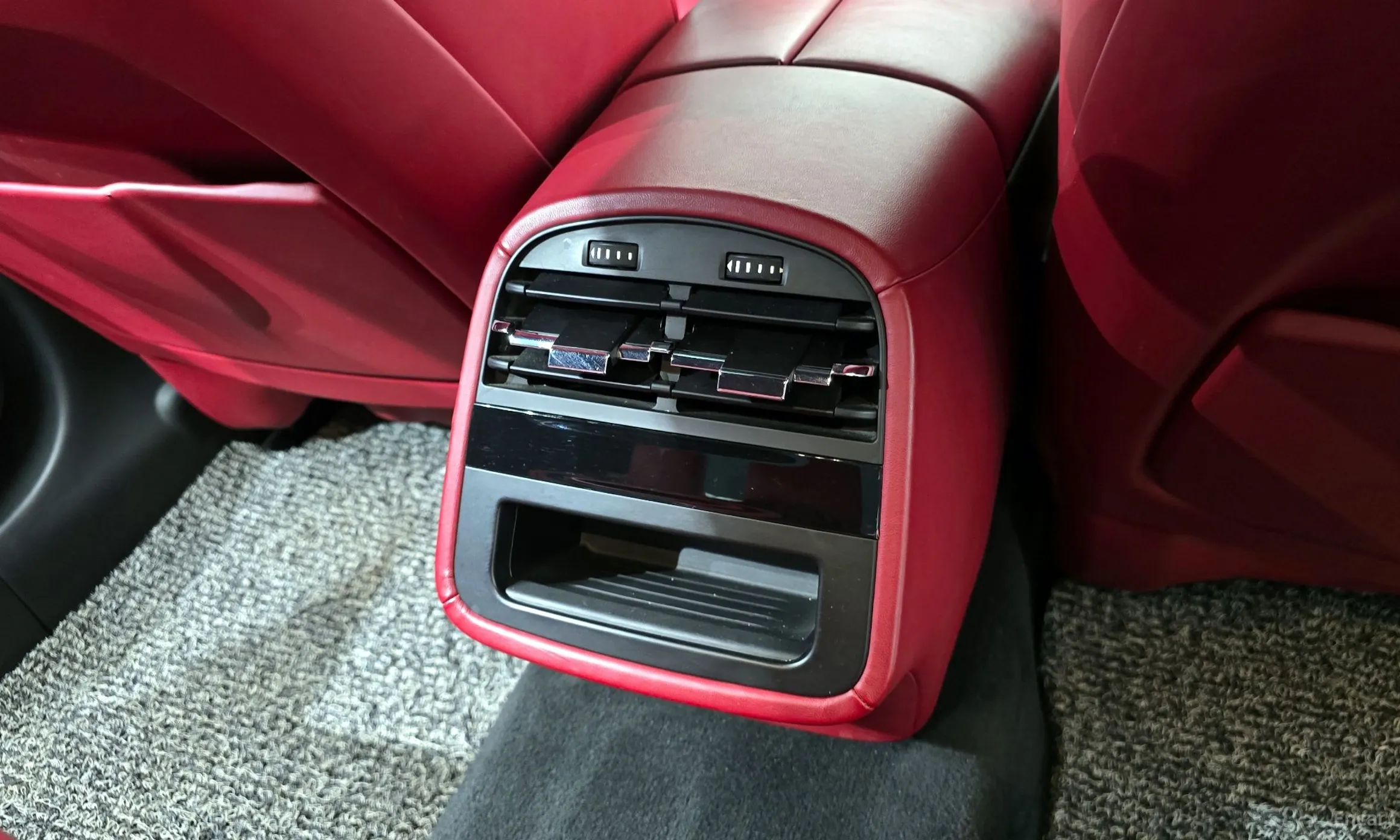 Maserati Quattroporte превью 20