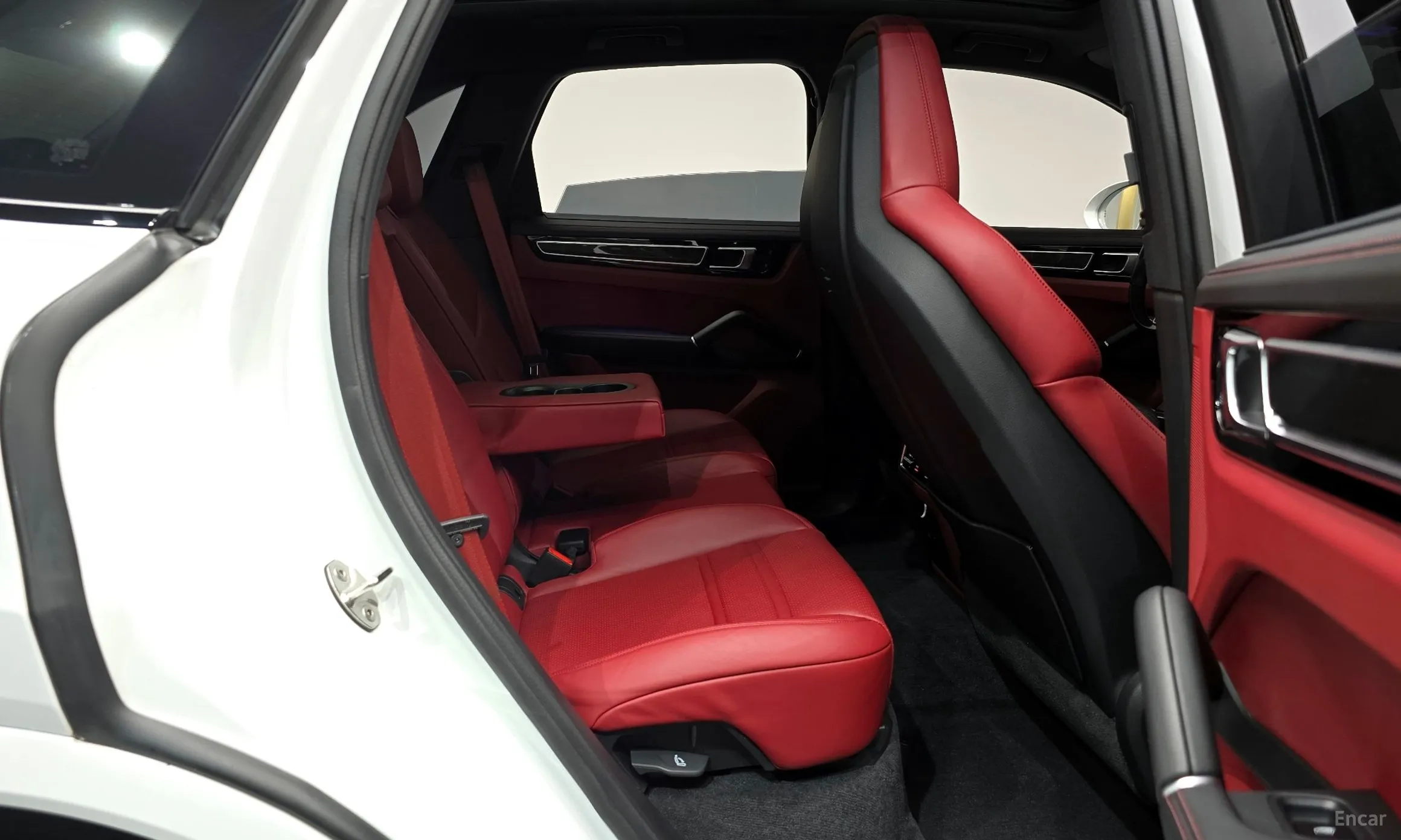 Porsche Cayenne (PO536) превью 12