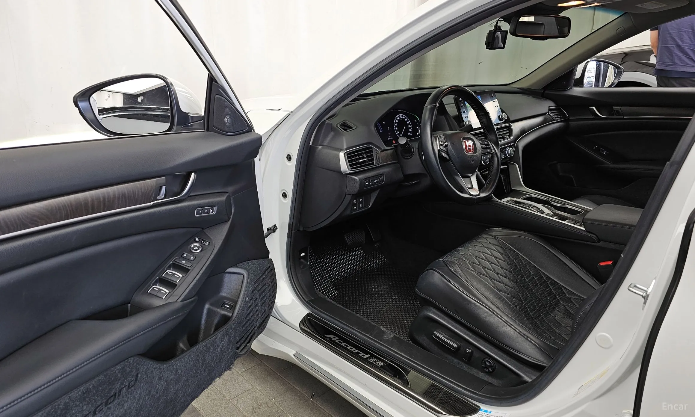 Honda Accord 10th Generation превью 10