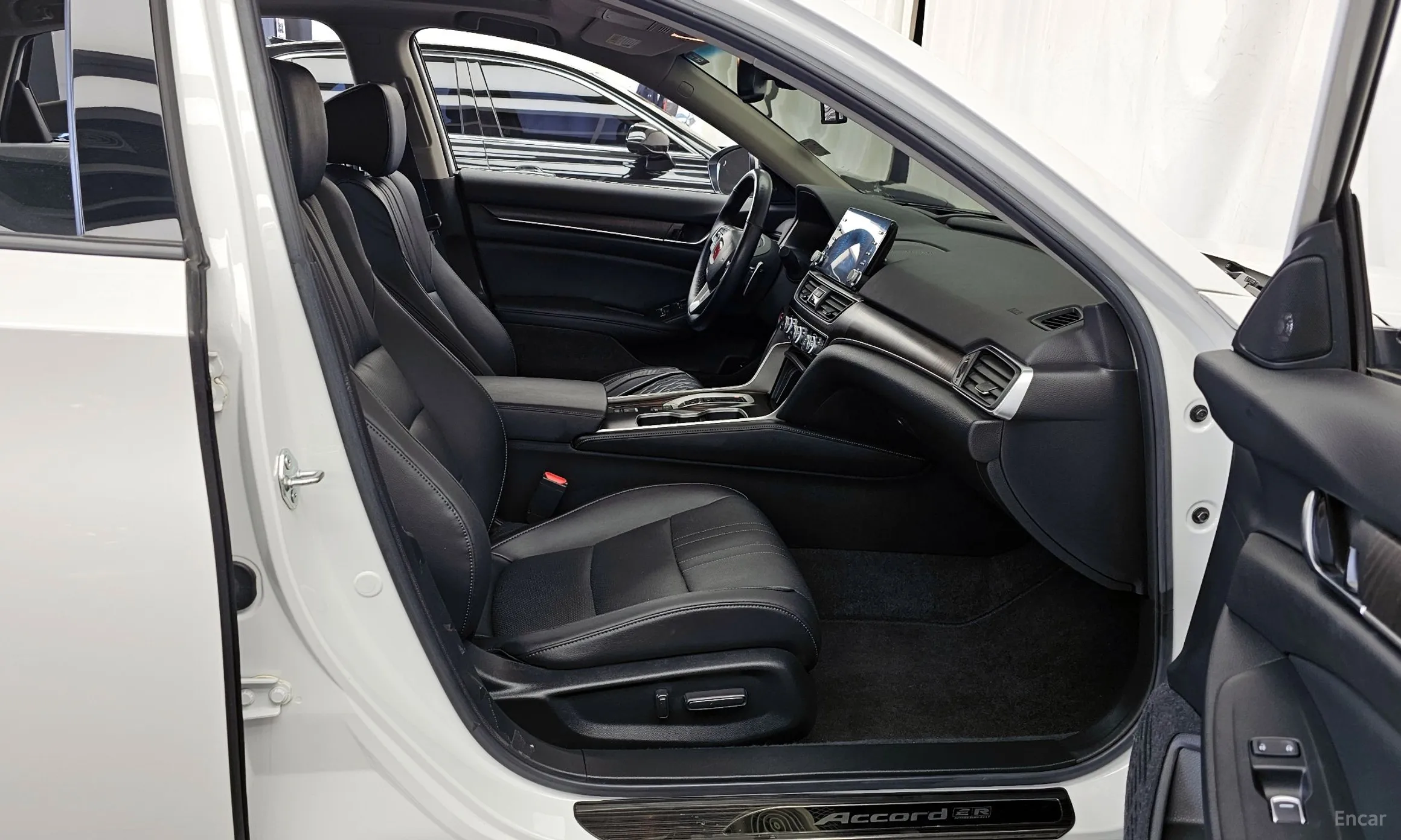 Honda Accord 10th Generation превью 11