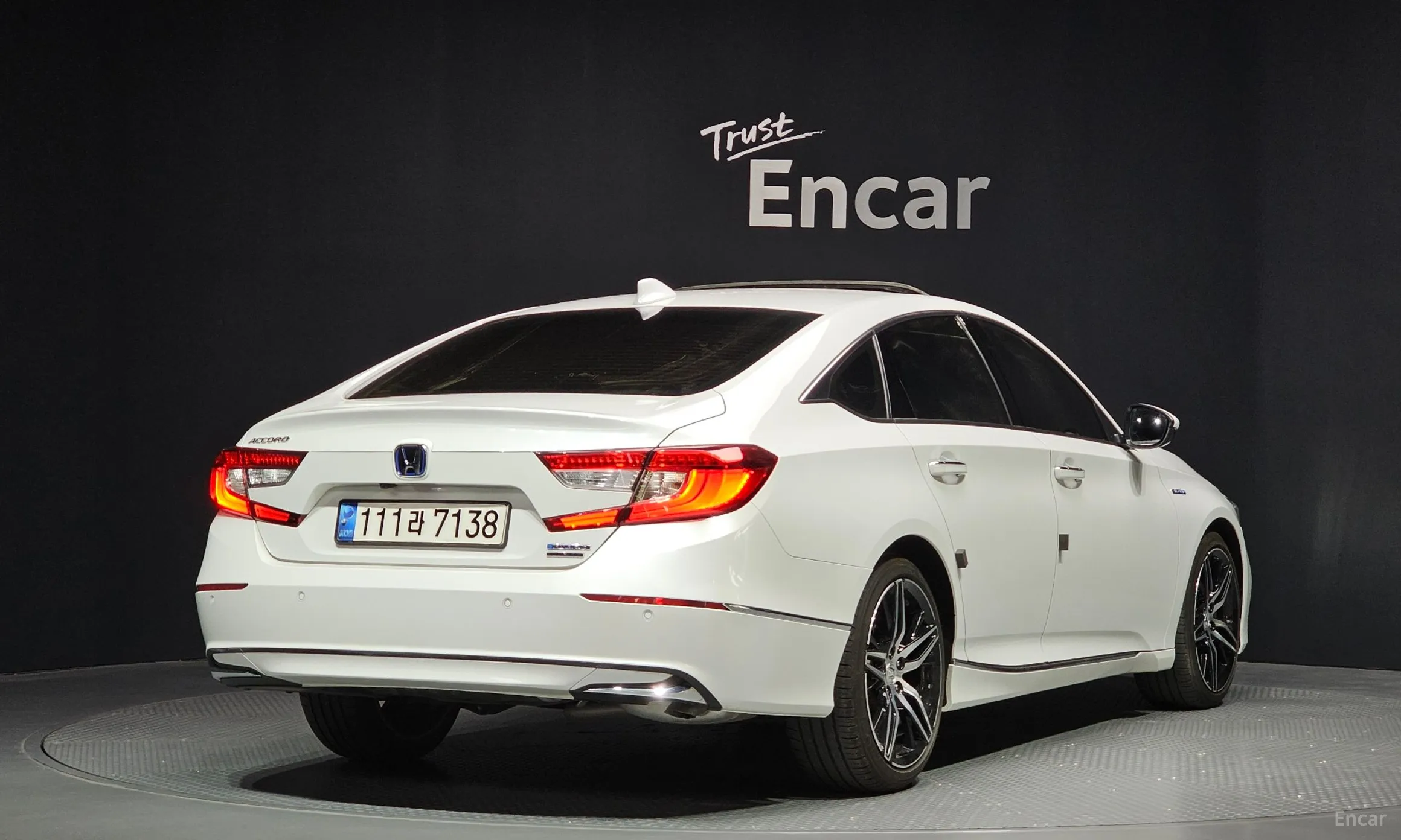 Honda Accord 10th Generation превью 2