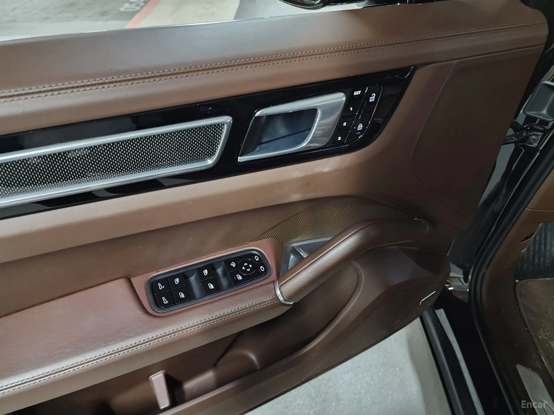 Porsche Cayenne (PO536) превью 15