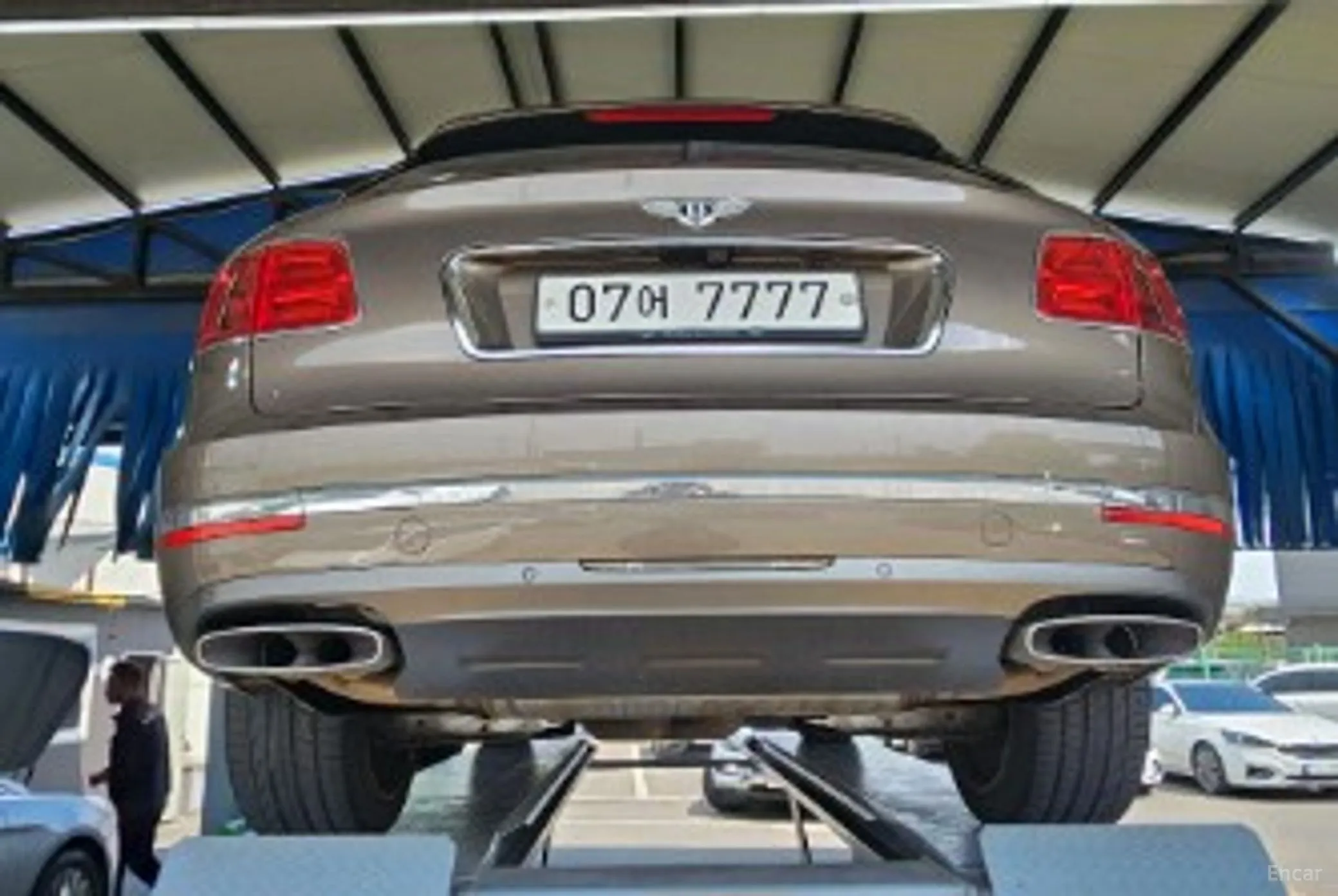 Bentley Bentayga 3