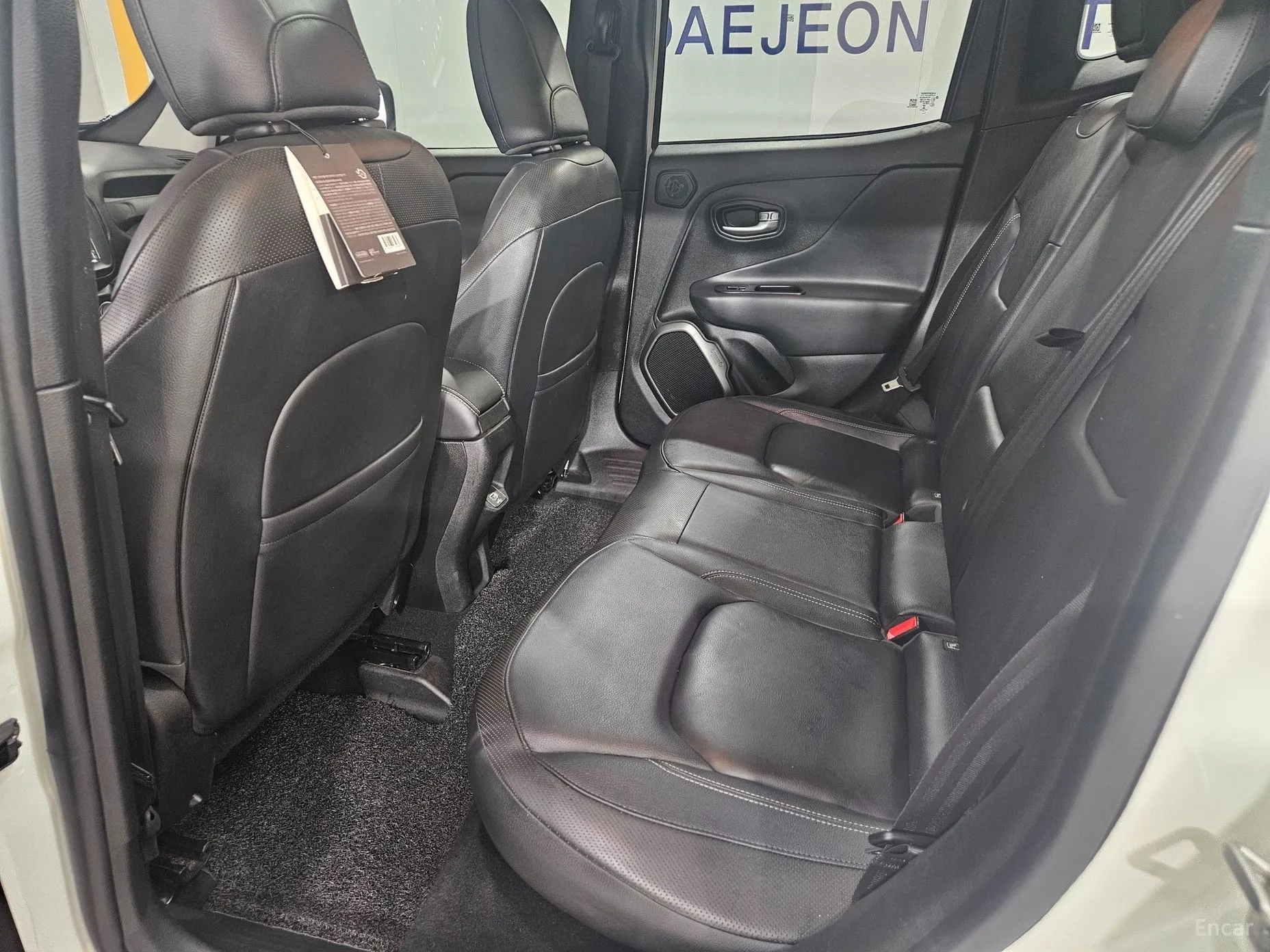 Jeep Renegade превью 13