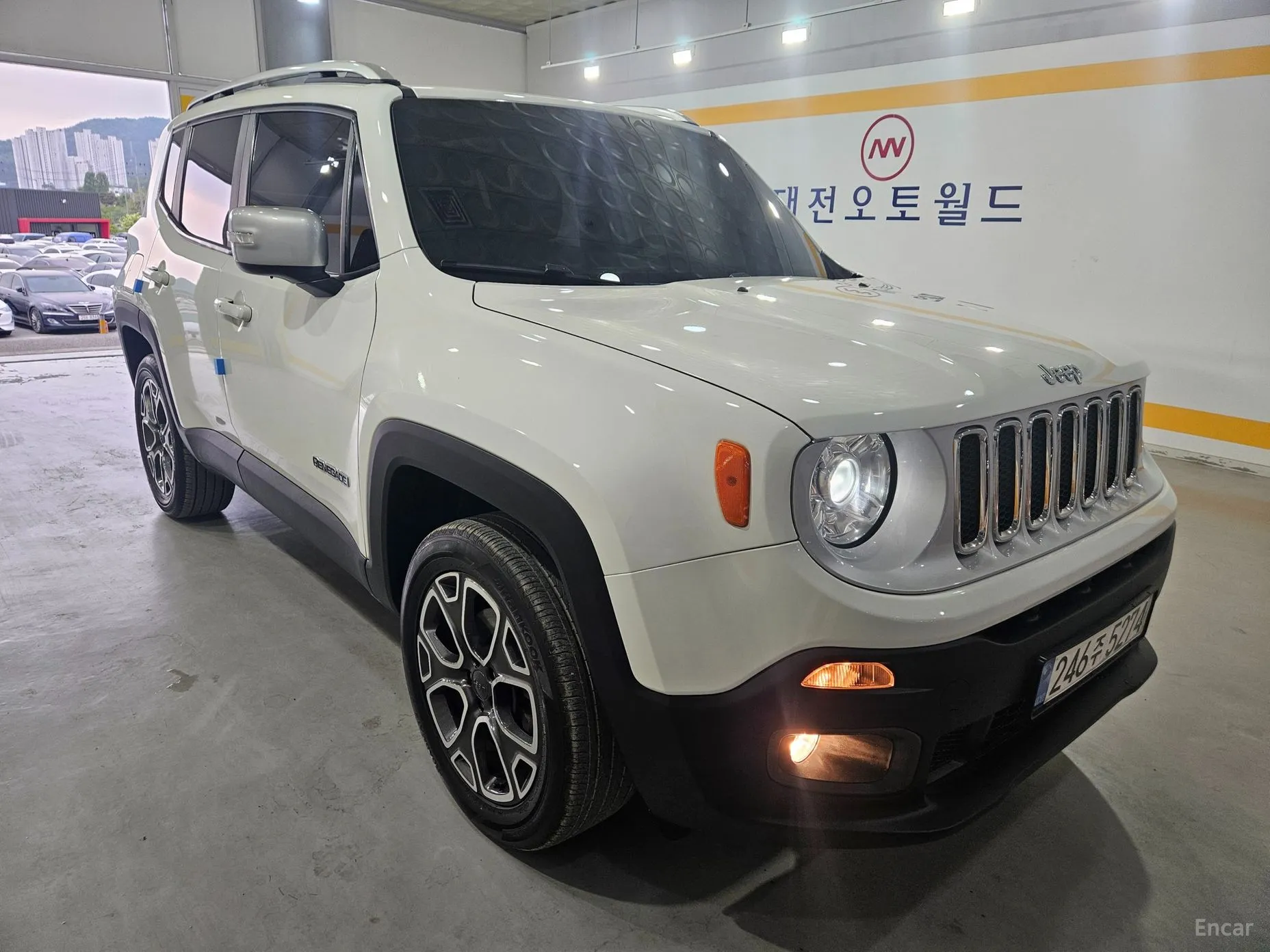 Jeep Renegade превью 3