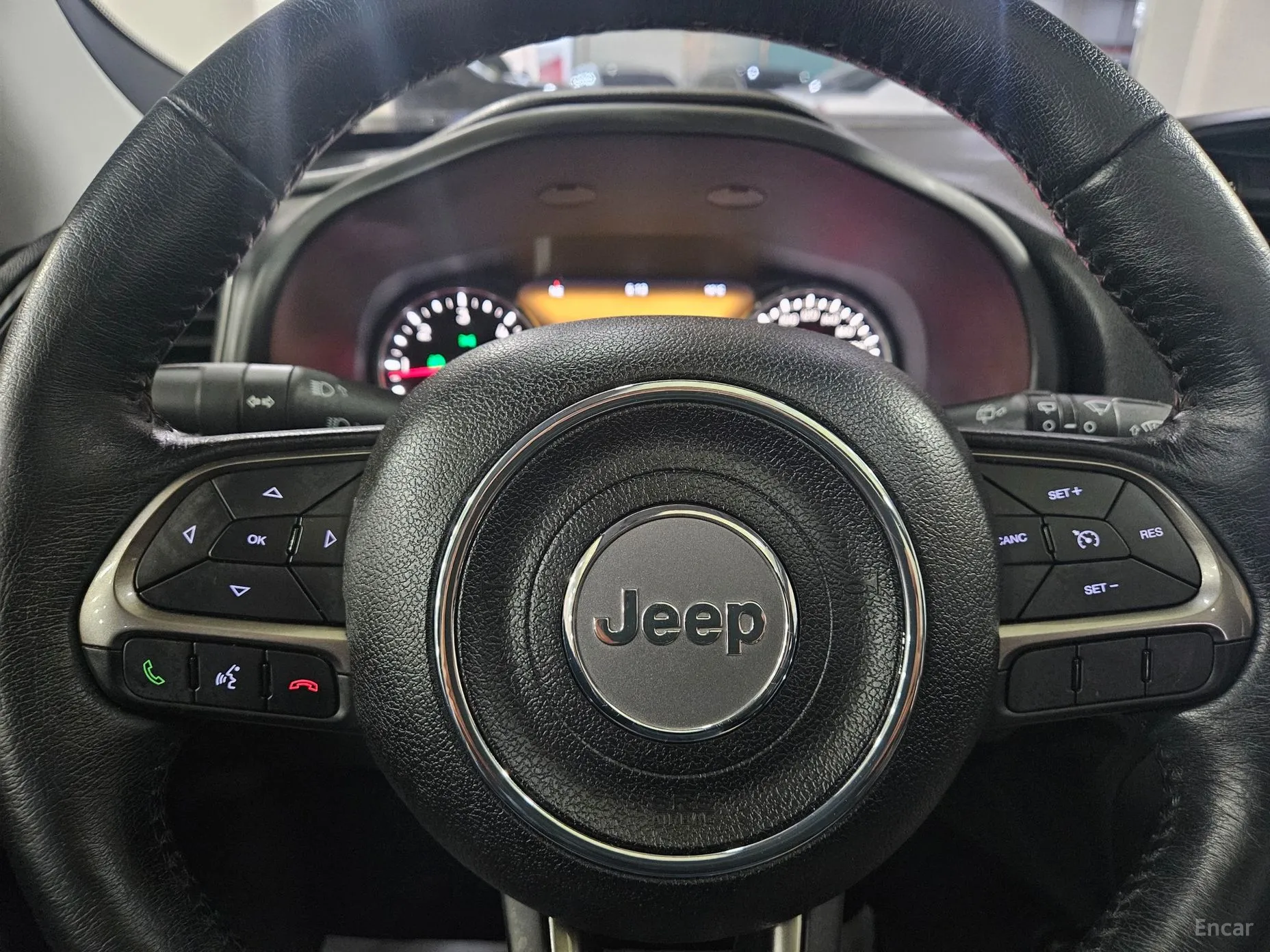 Jeep Renegade превью 8