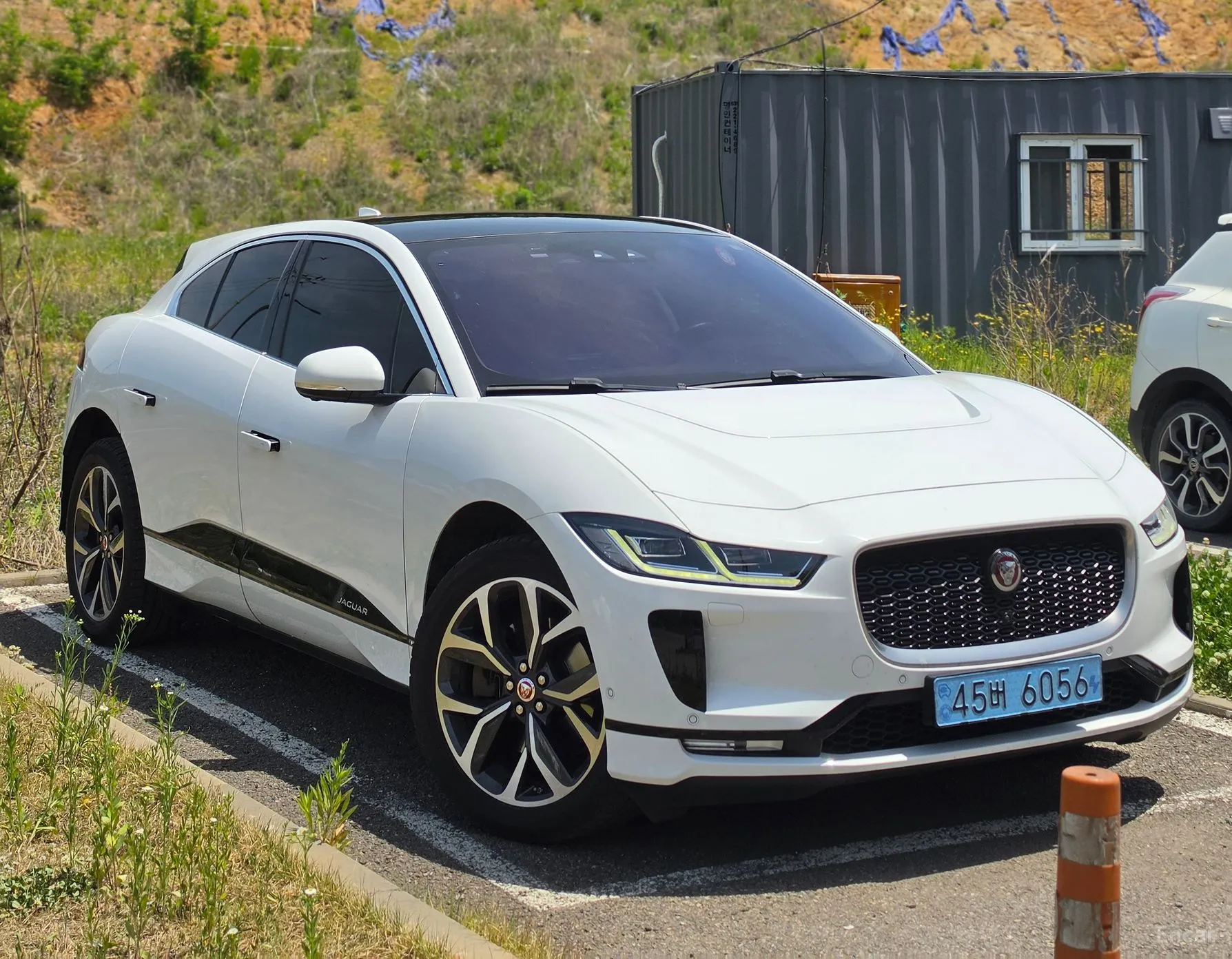 Jaguar I-PACE