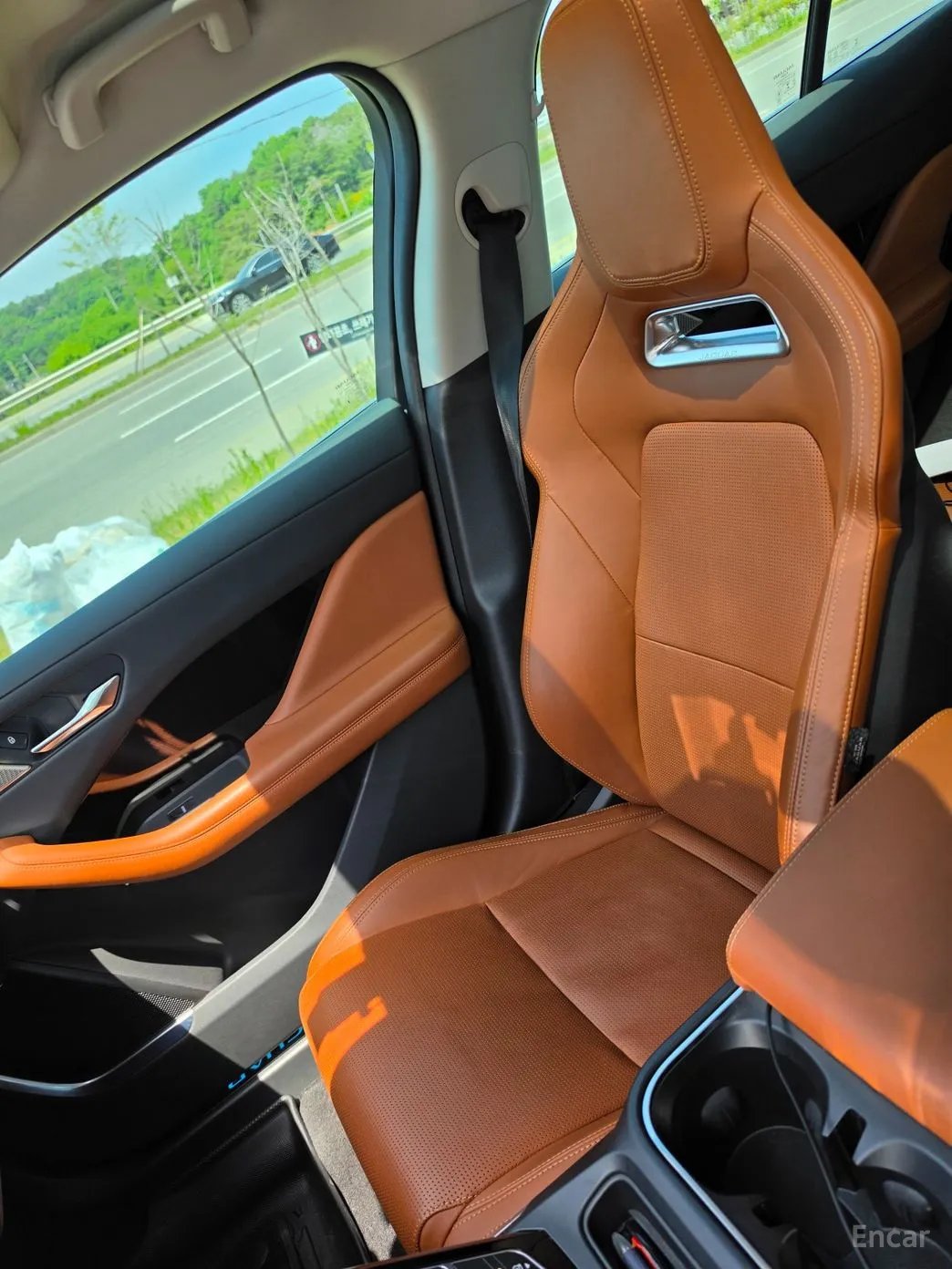 Jaguar I-PACE превью 18