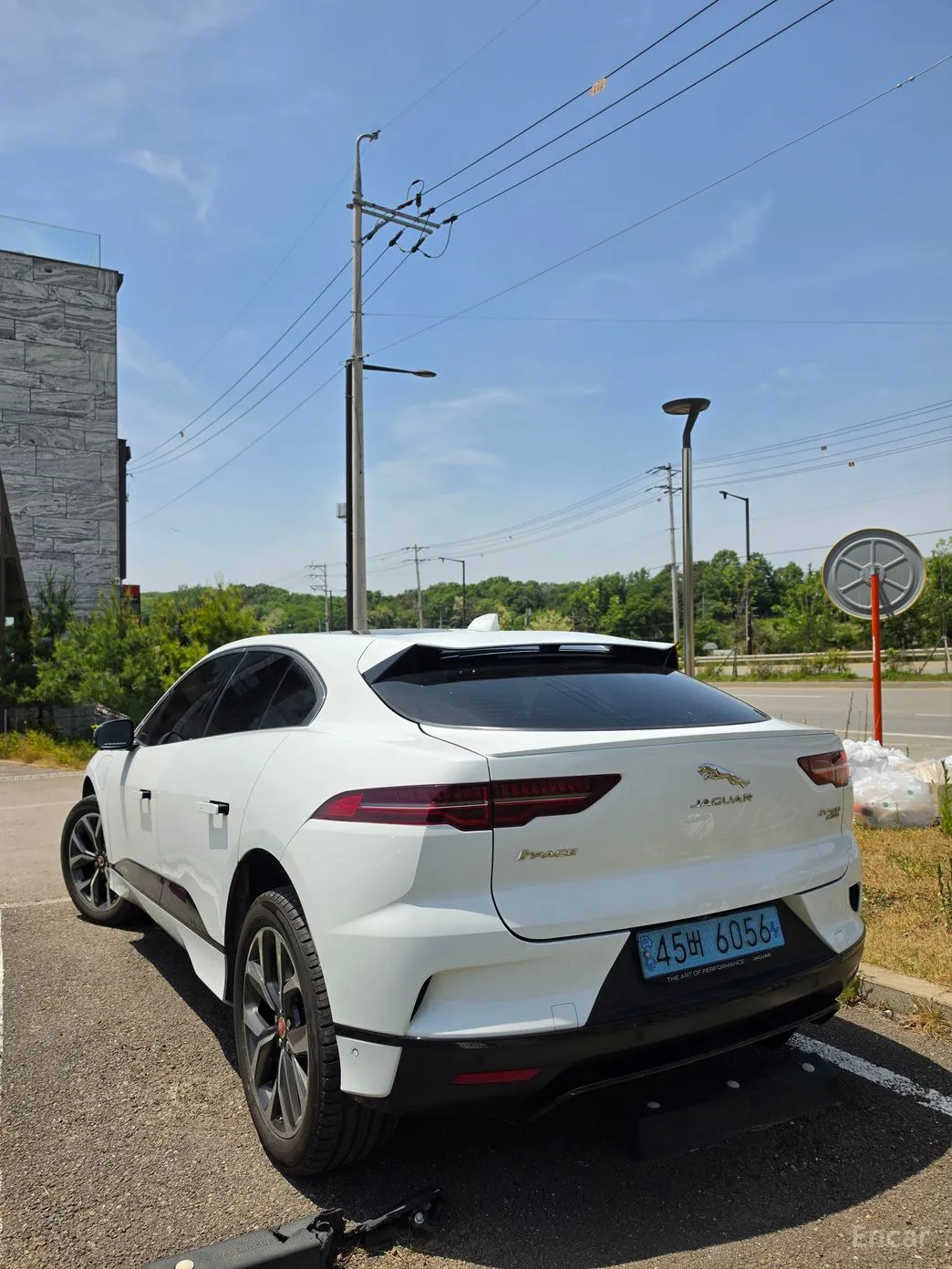 Jaguar I-PACE превью 4