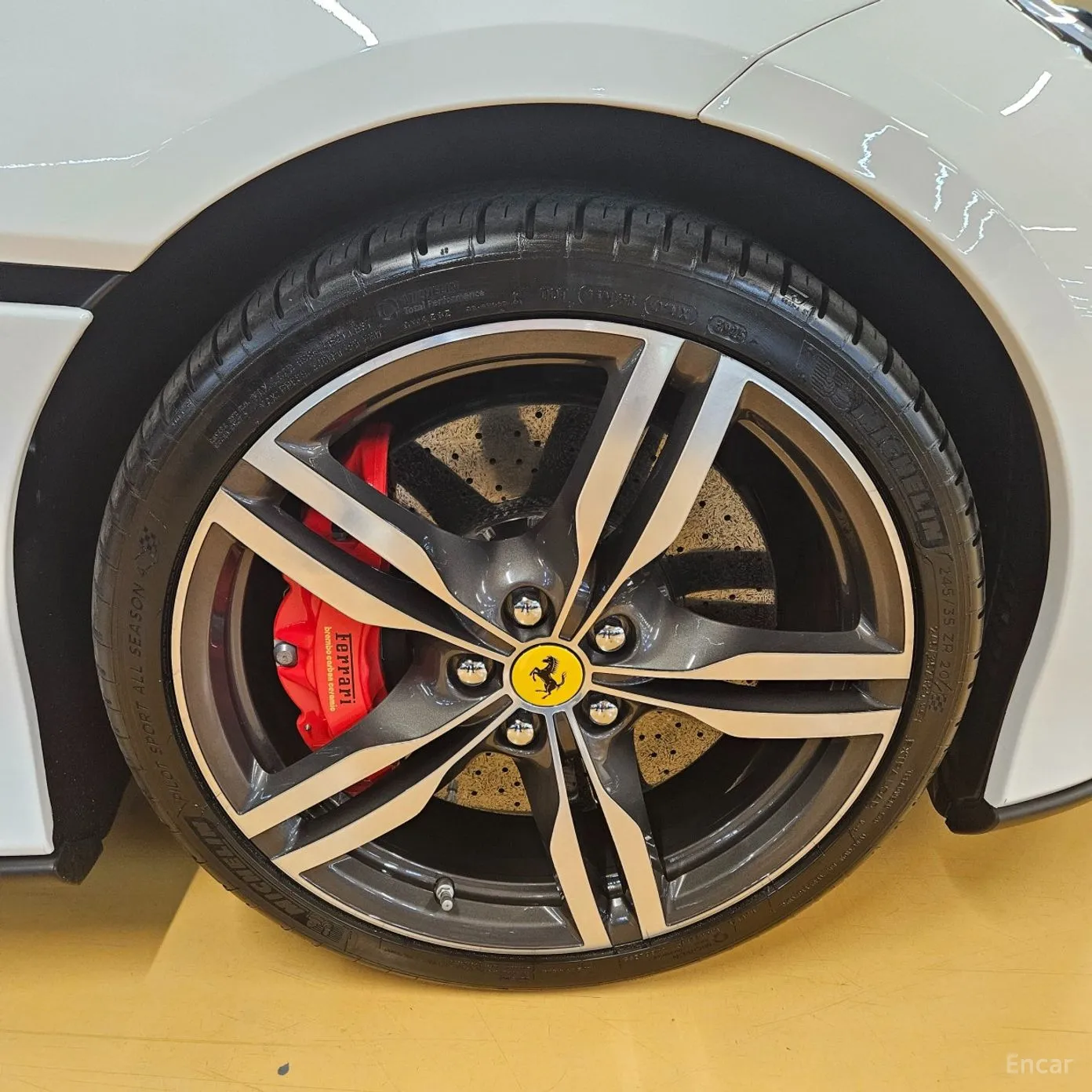 Ferrari Portofino превью 5