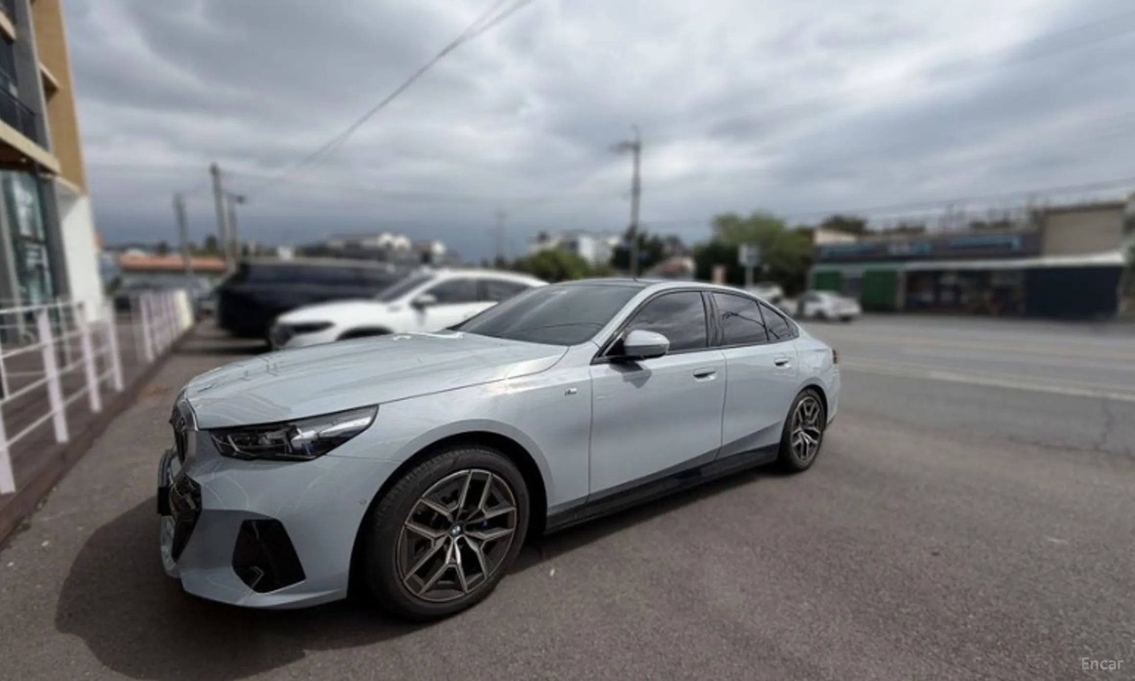 BMW 5 Series (G60) превью 2