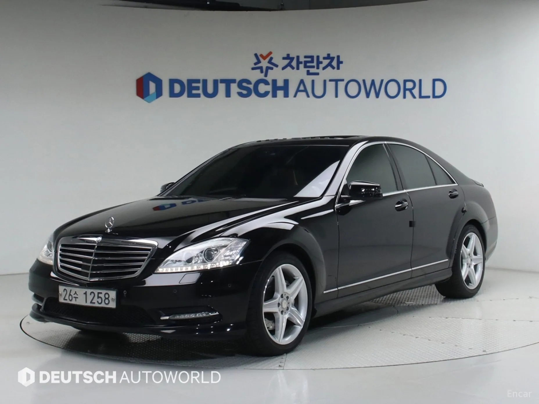Mercedes Benz S-Class W221