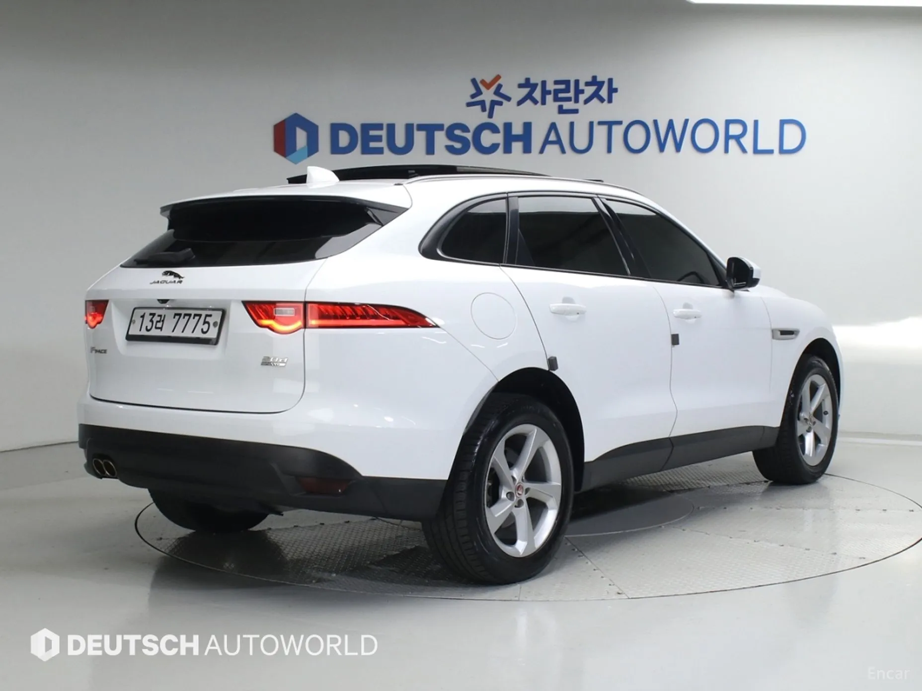 Jaguar F-PACE