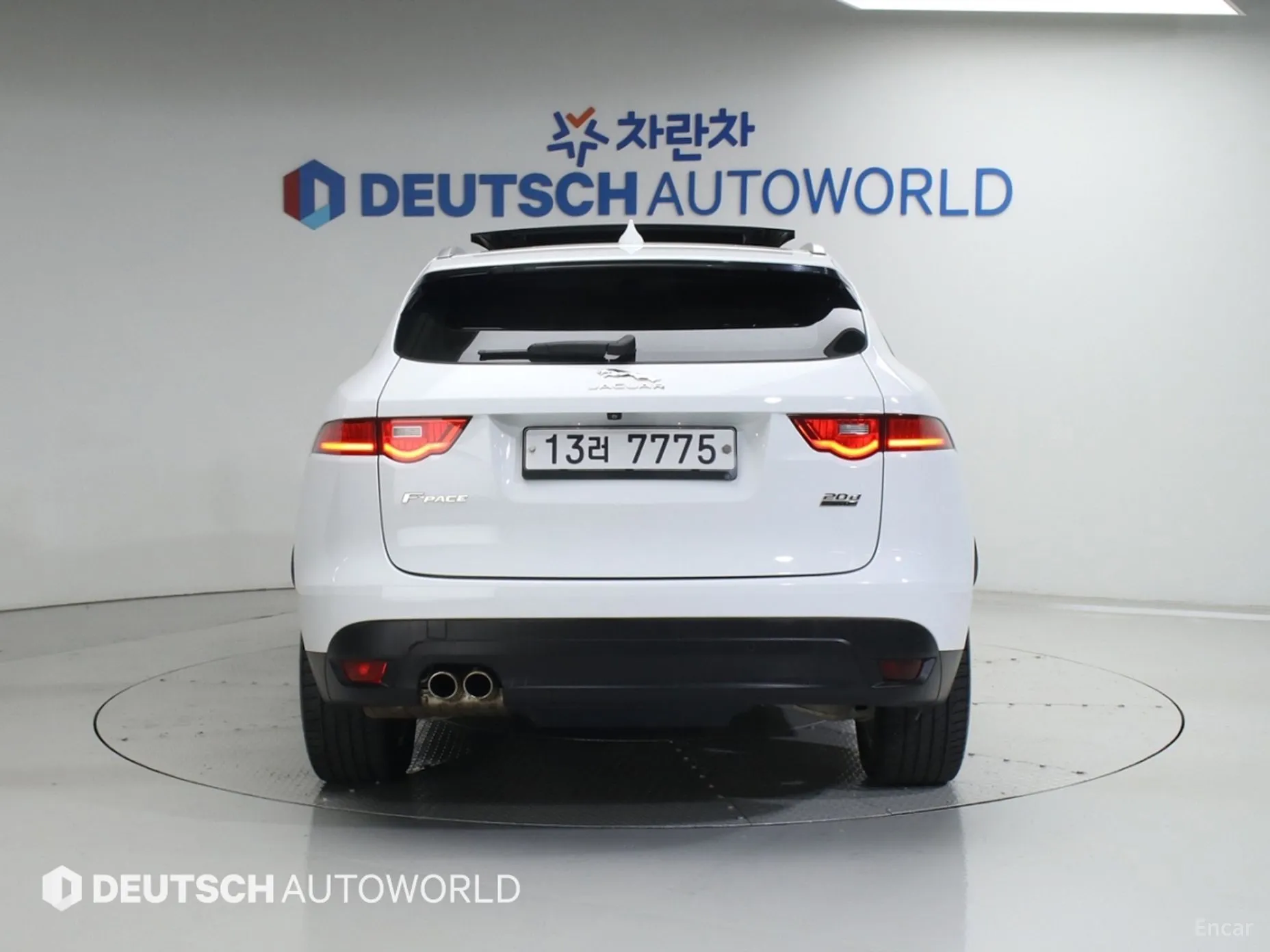 Jaguar F-PACE превью 4