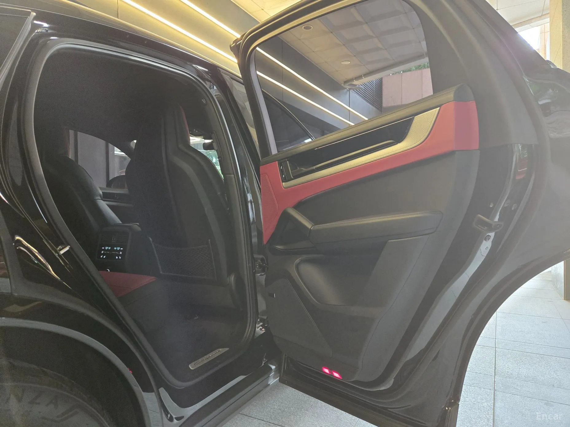 Porsche Cayenne (PO536) превью 13