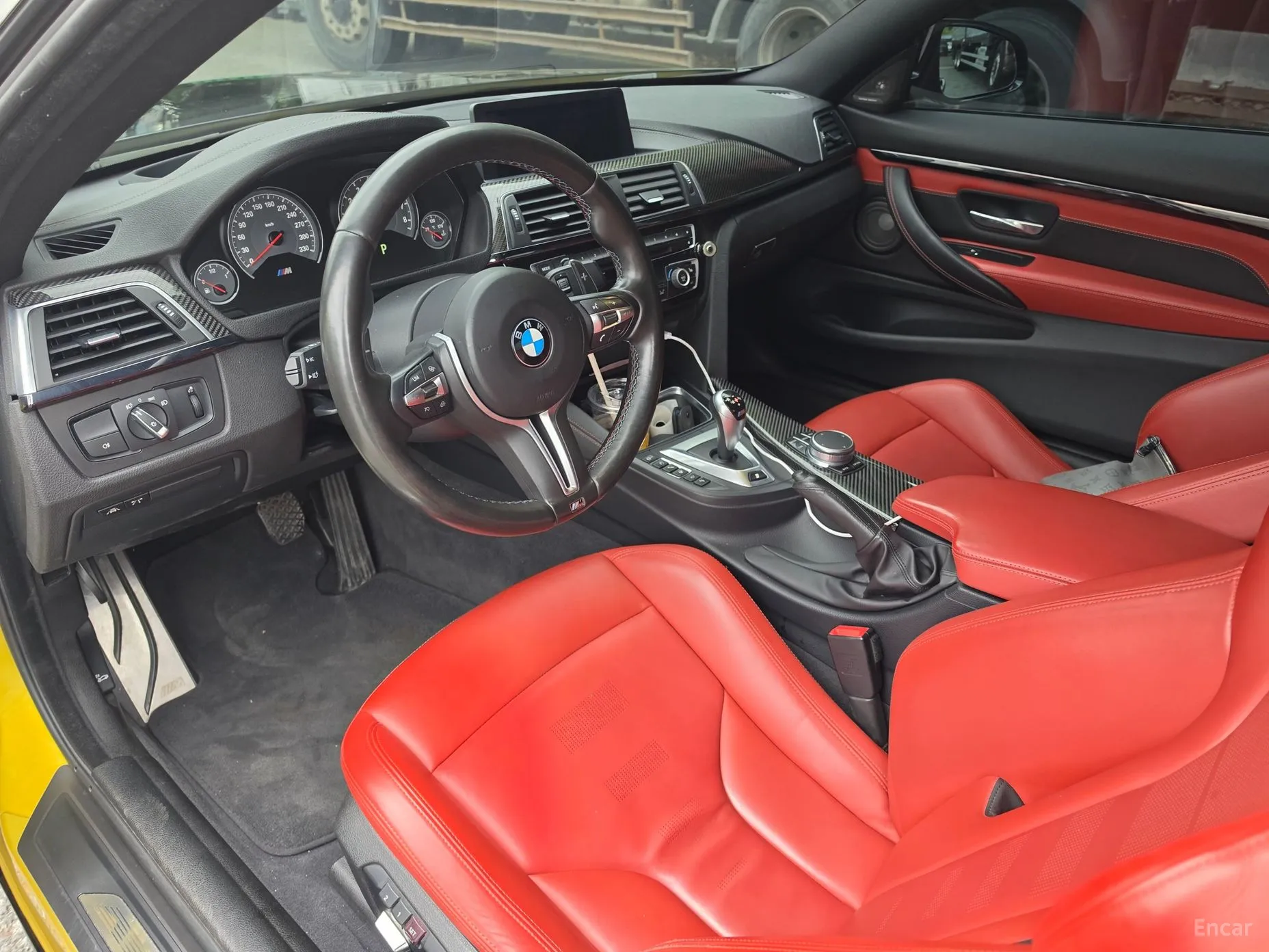 BMW M4 (F82) превью 15