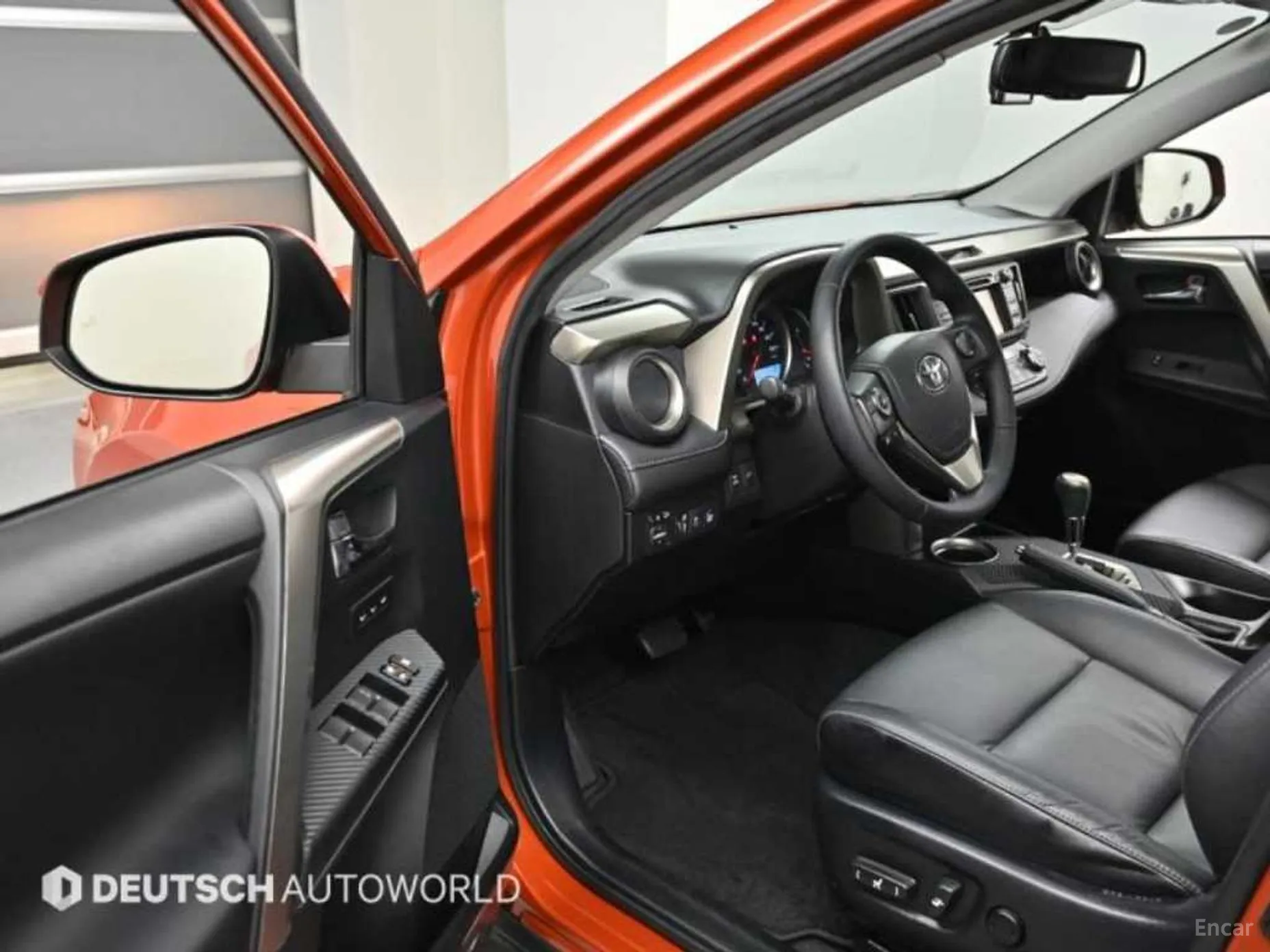 Toyota RAV4 превью 11