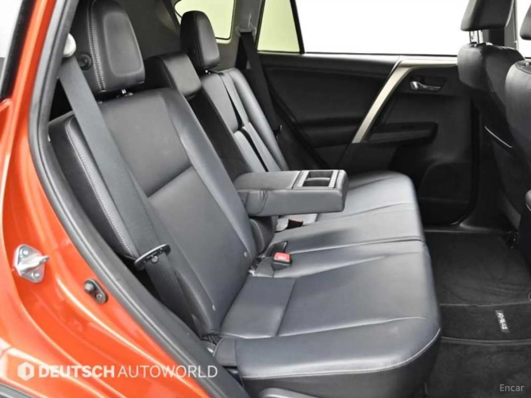 Toyota RAV4 превью 12