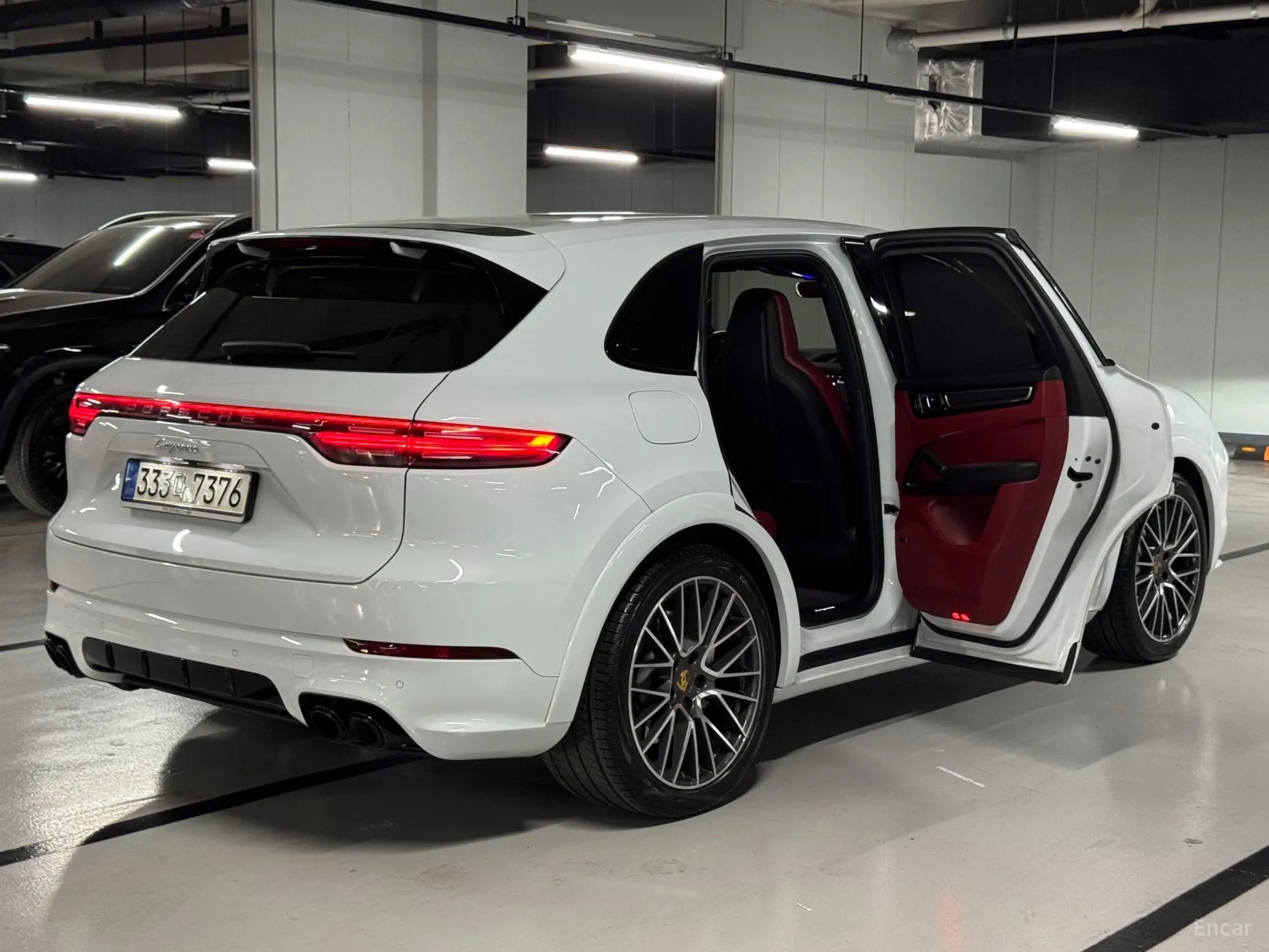 Porsche Cayenne (PO536) превью 19