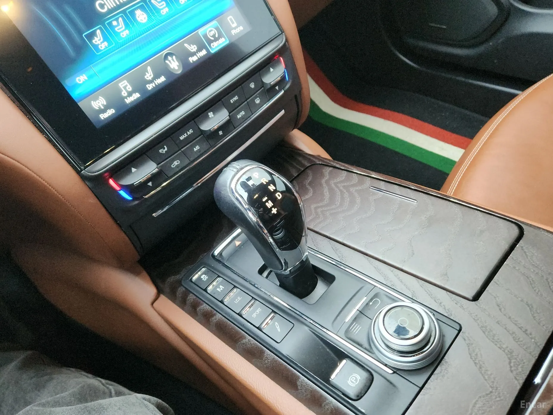 Maserati Quattroporte превью 19