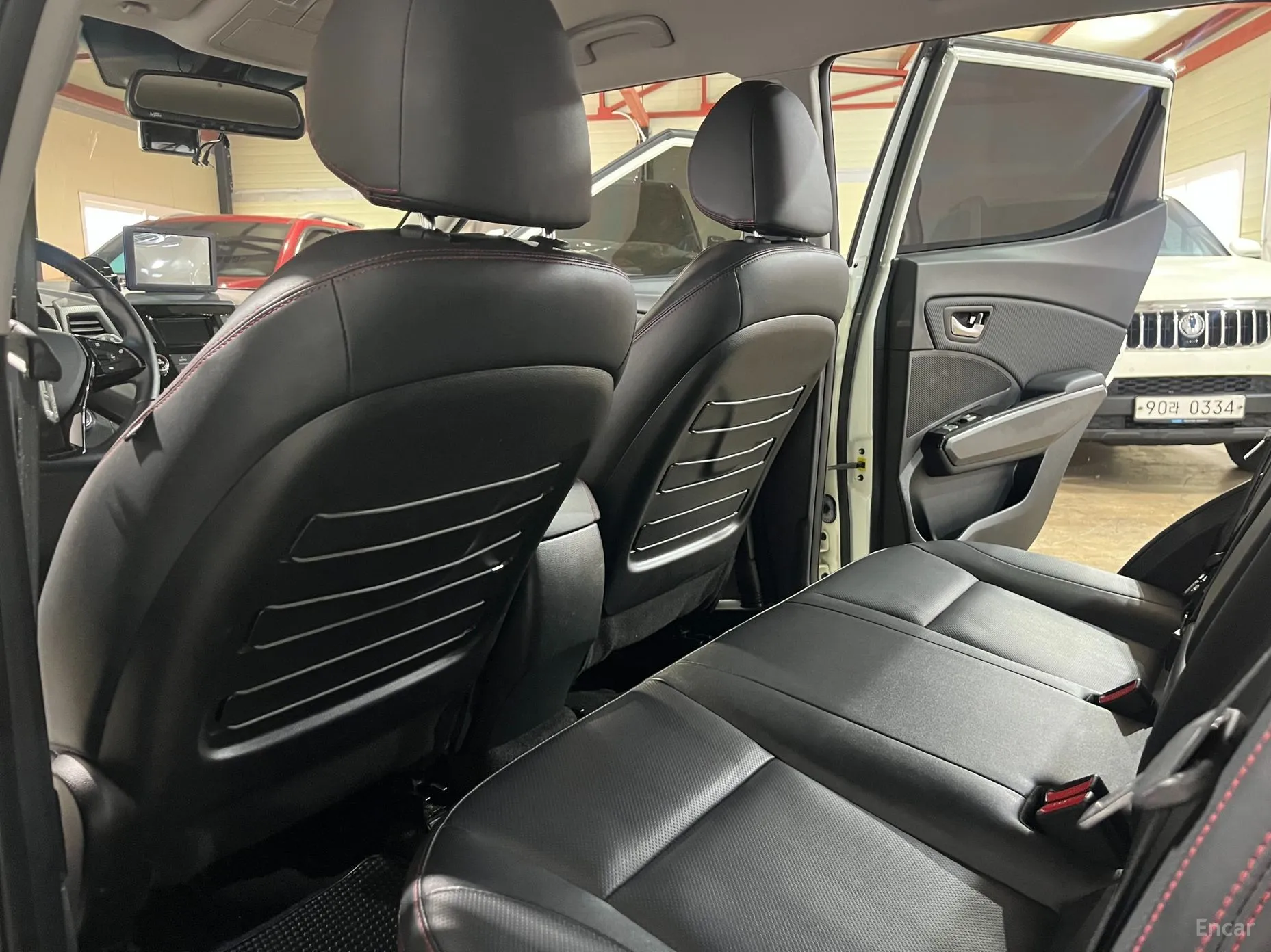 KG Mobility (SsangYong) Tivoli Air превью 15