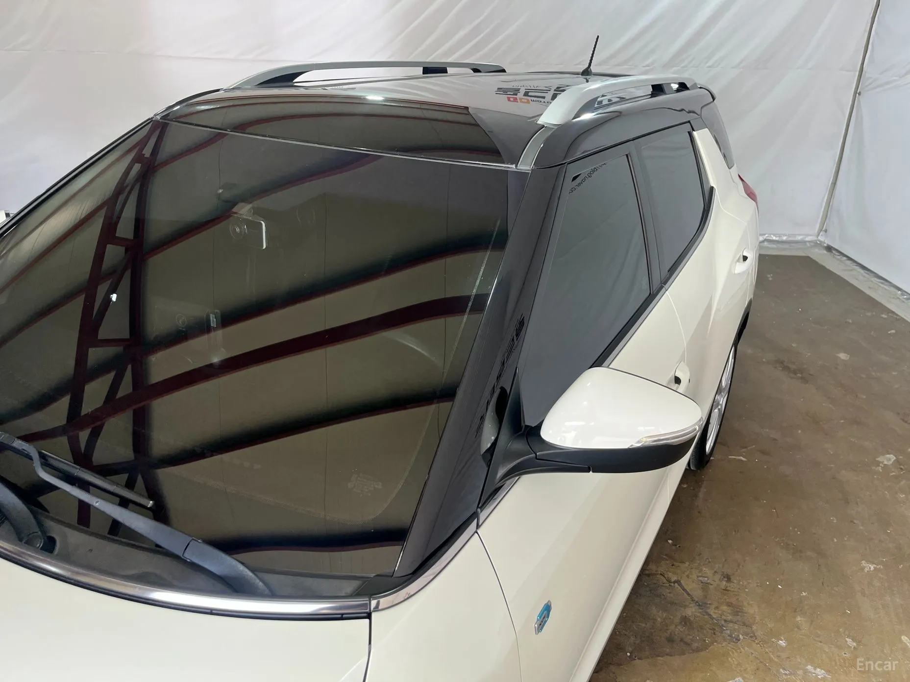 KG Mobility (SsangYong) Tivoli Air превью 6