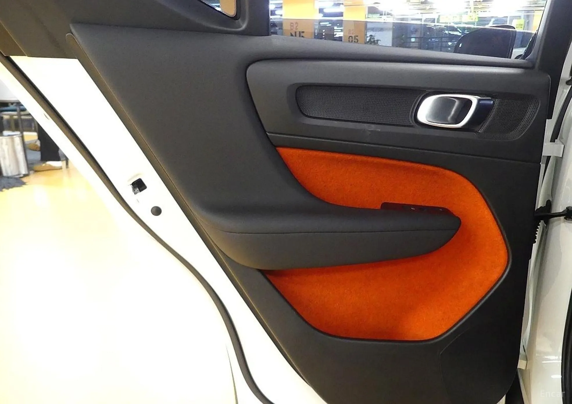 Volvo XC40 превью 17