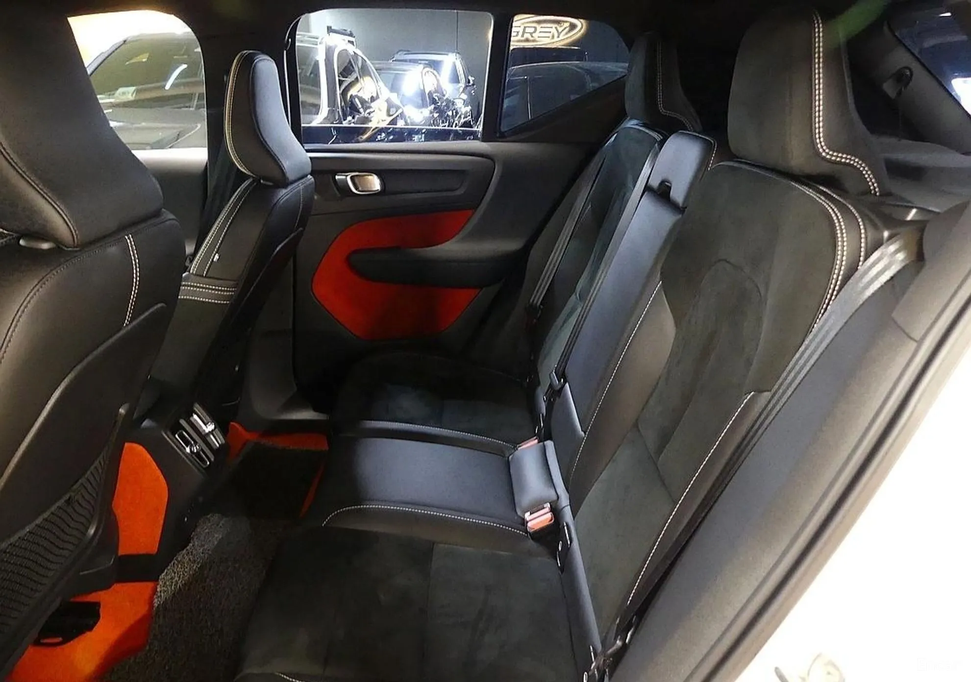 Volvo XC40 превью 18