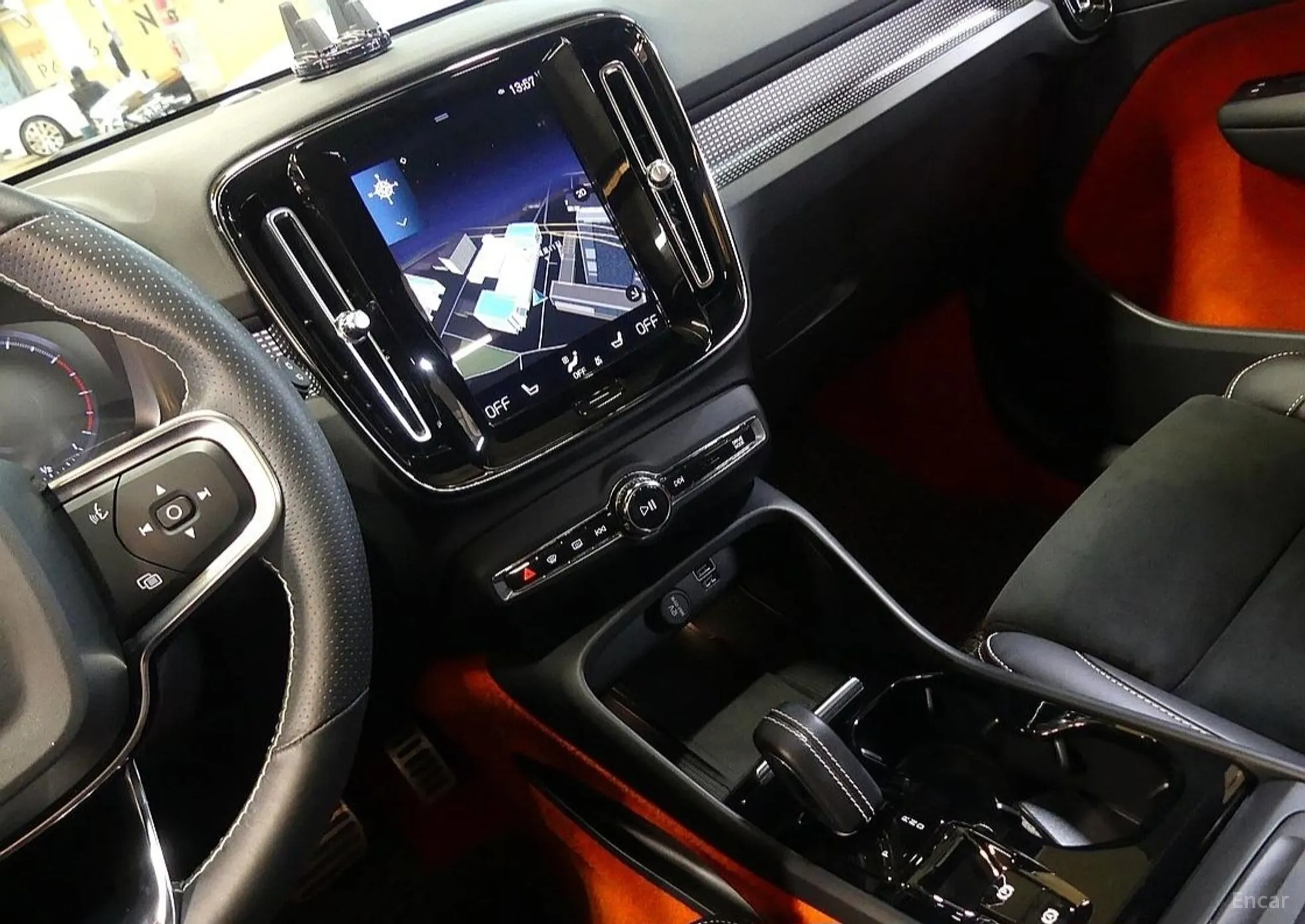 Volvo XC40 превью 9
