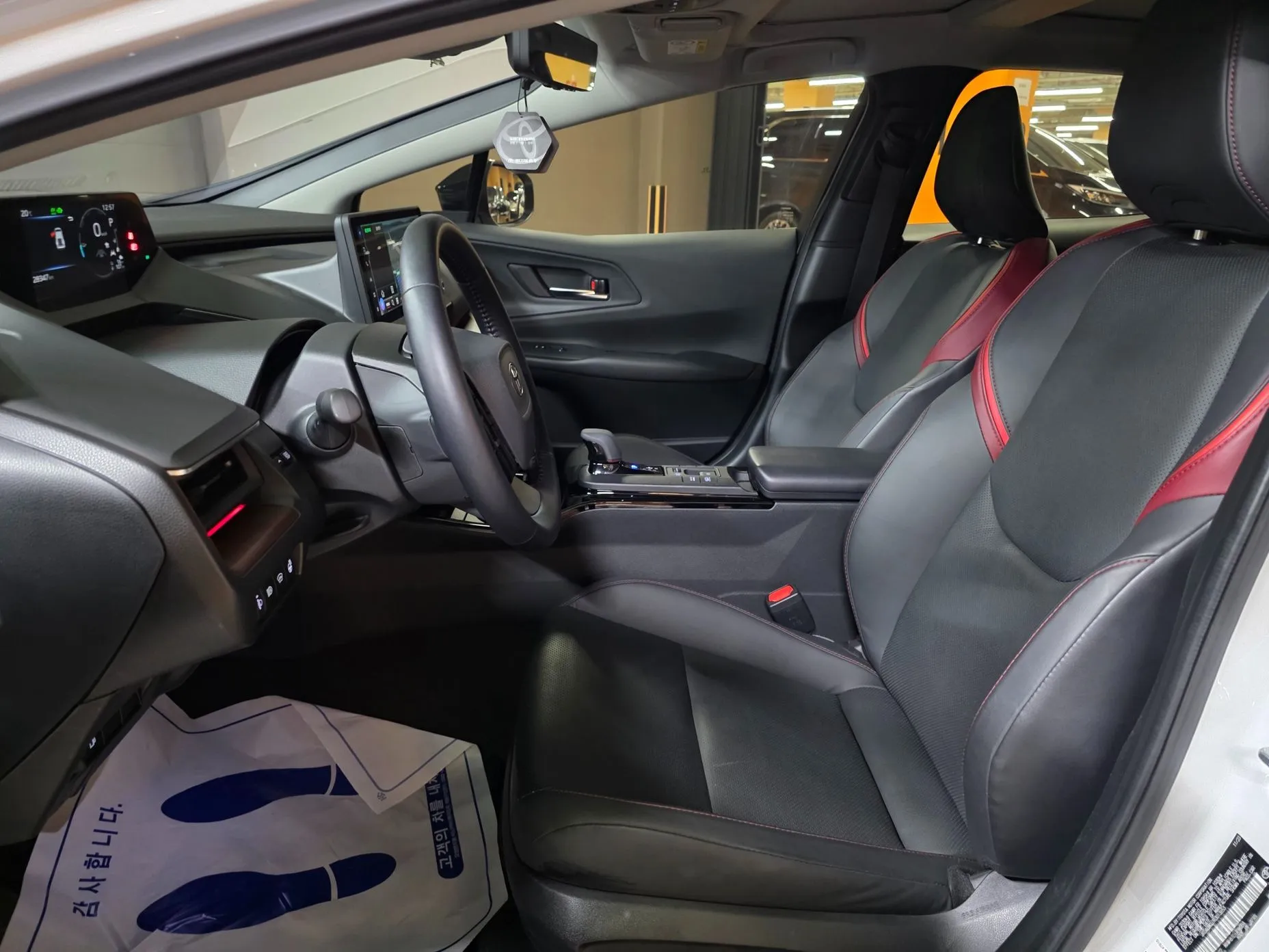 Toyota Prius 5th Generation превью 10