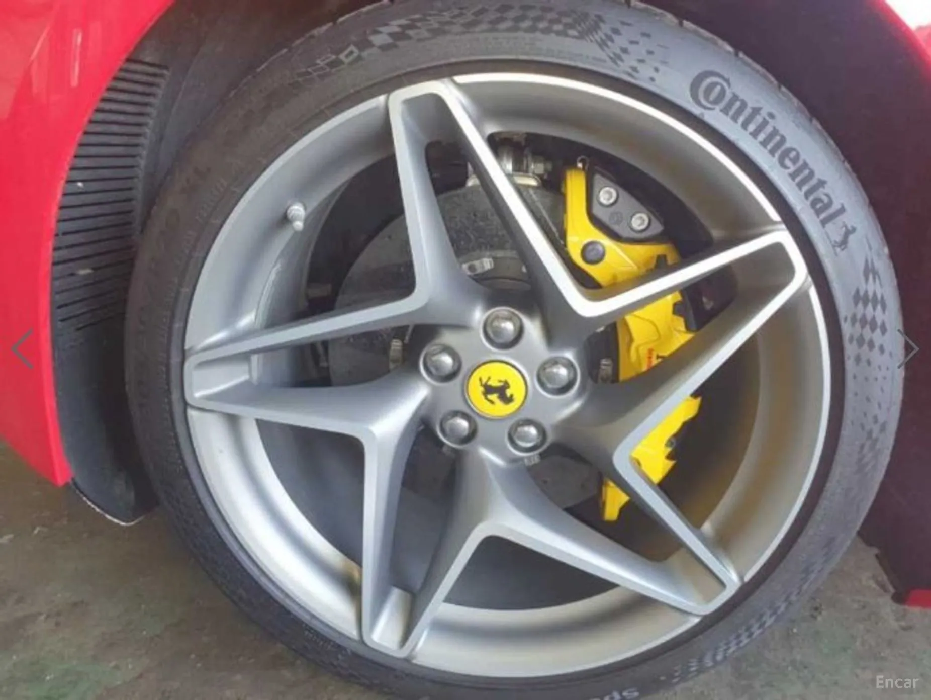 Ferrari F8 Tributo превью 5