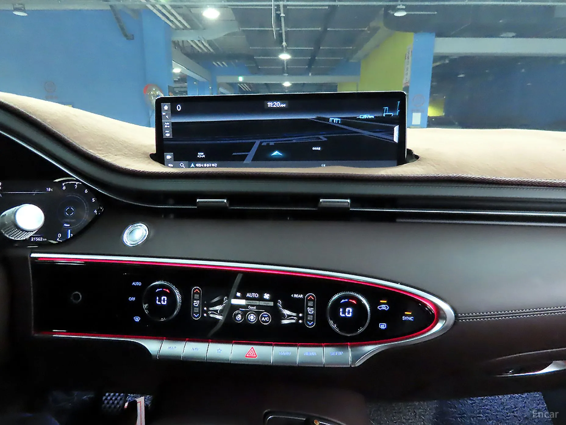 Genesis GV70 превью 13