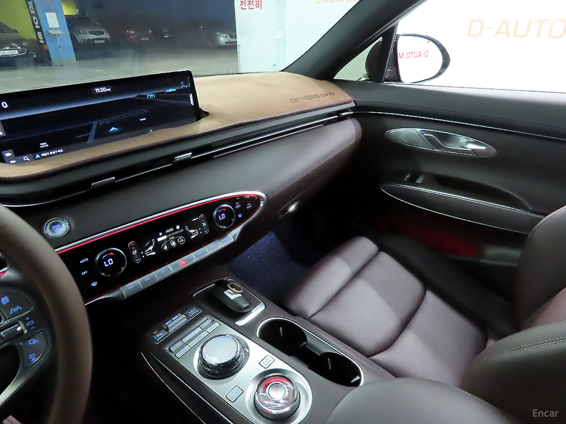 Genesis GV70 превью 14